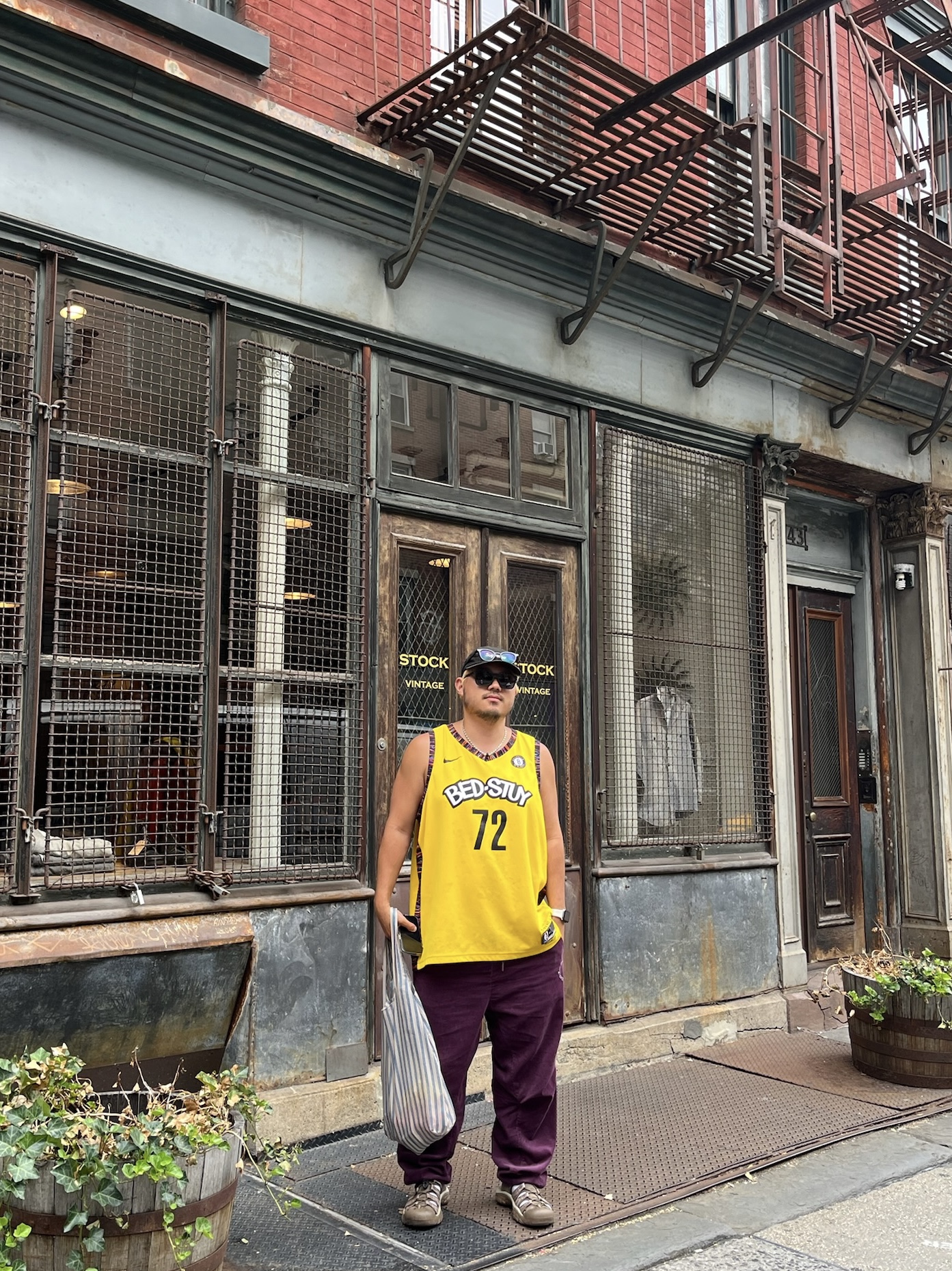 (W) Matin Kim Corduroy Banding Pants Purple 착용 스타일 - 3