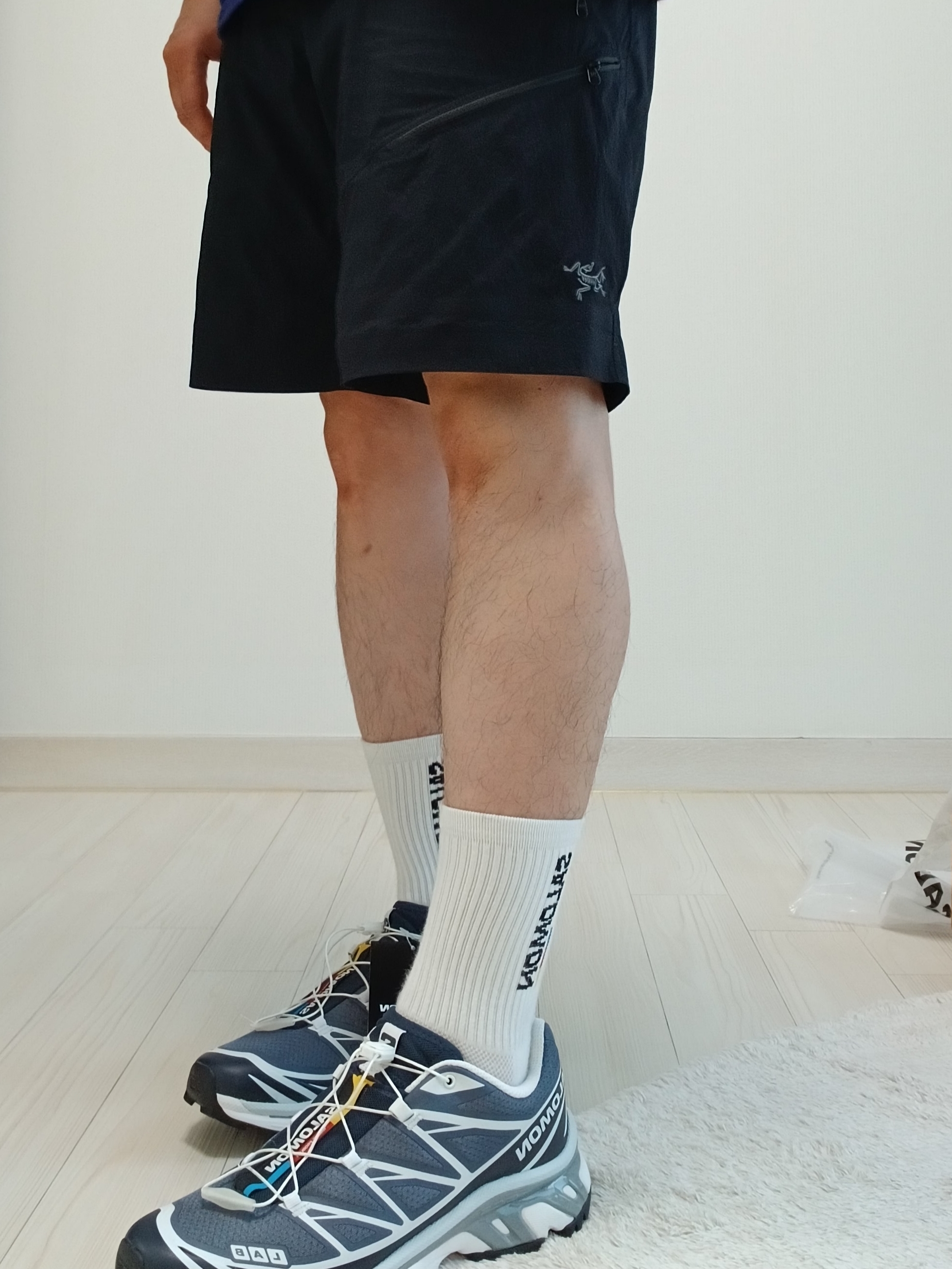 Arc'teryx Gamma Quick Dry Shorts 9 Inch Black, Salomon XT-6 Grisaille Blue Night 착용 스타일 - 9
