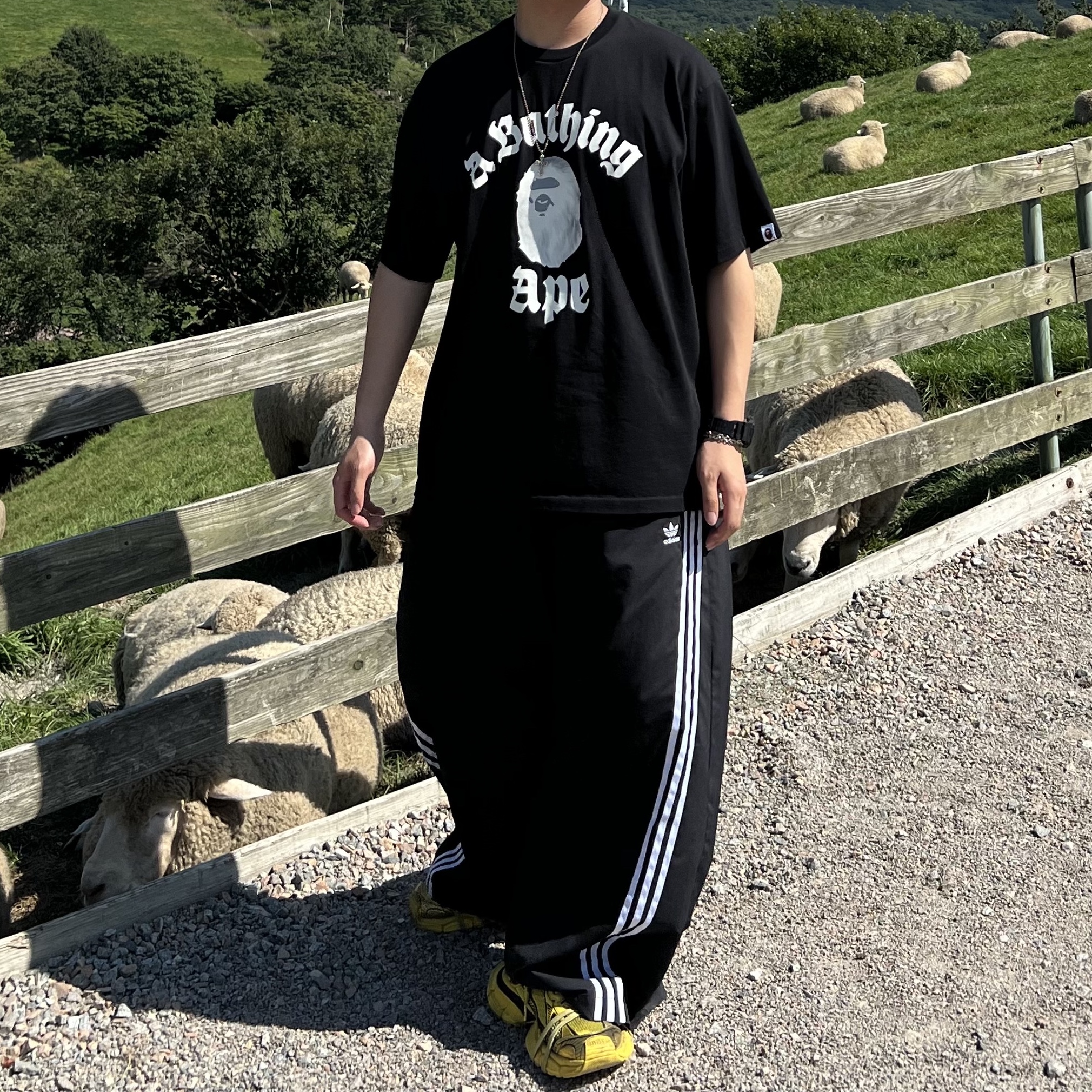 BAPE College Relaxed Fit T-Shirt #2 Black, (W) Adidas Adilenium Oversized Track Pants Black - KR Sizing 착용 스타일 - 2