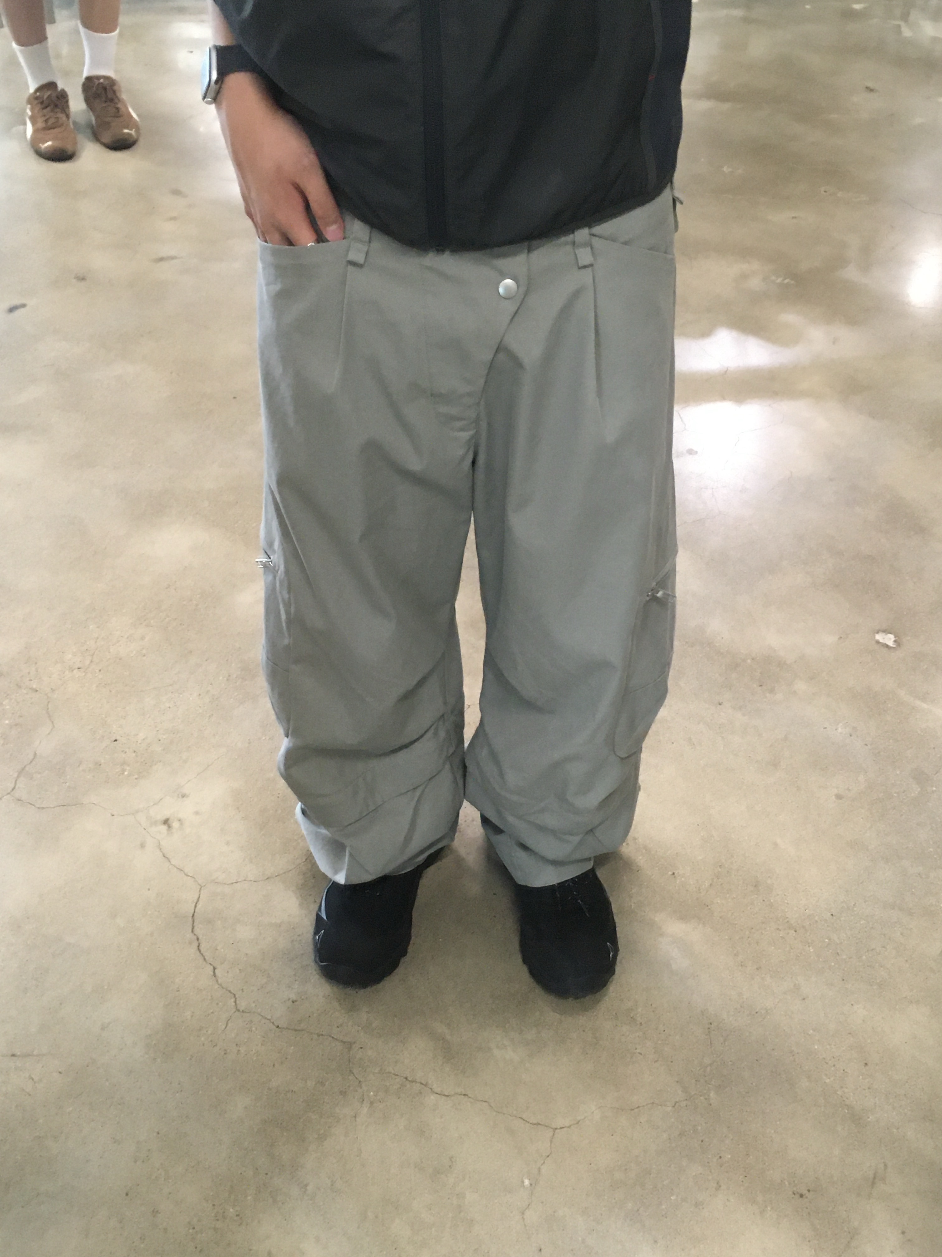 Roa Hiking Katharina Black, Cost Per Kilo Moduler Cargo Pants Grey 착용 스타일 - 2