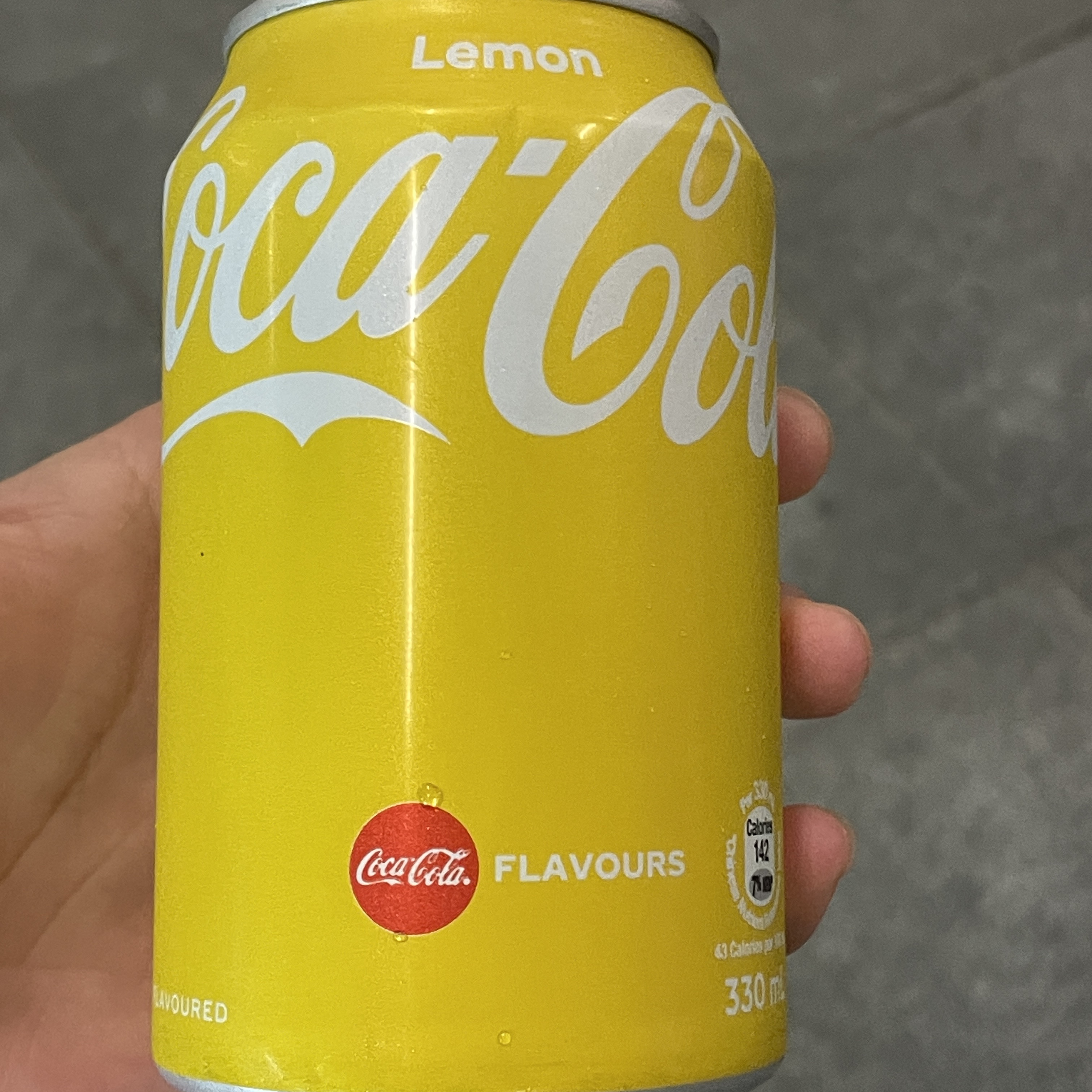 Pop Mart Labubu Coca Cola Series Keyring Sealed Case (1 Blind Box) 착용 스타일