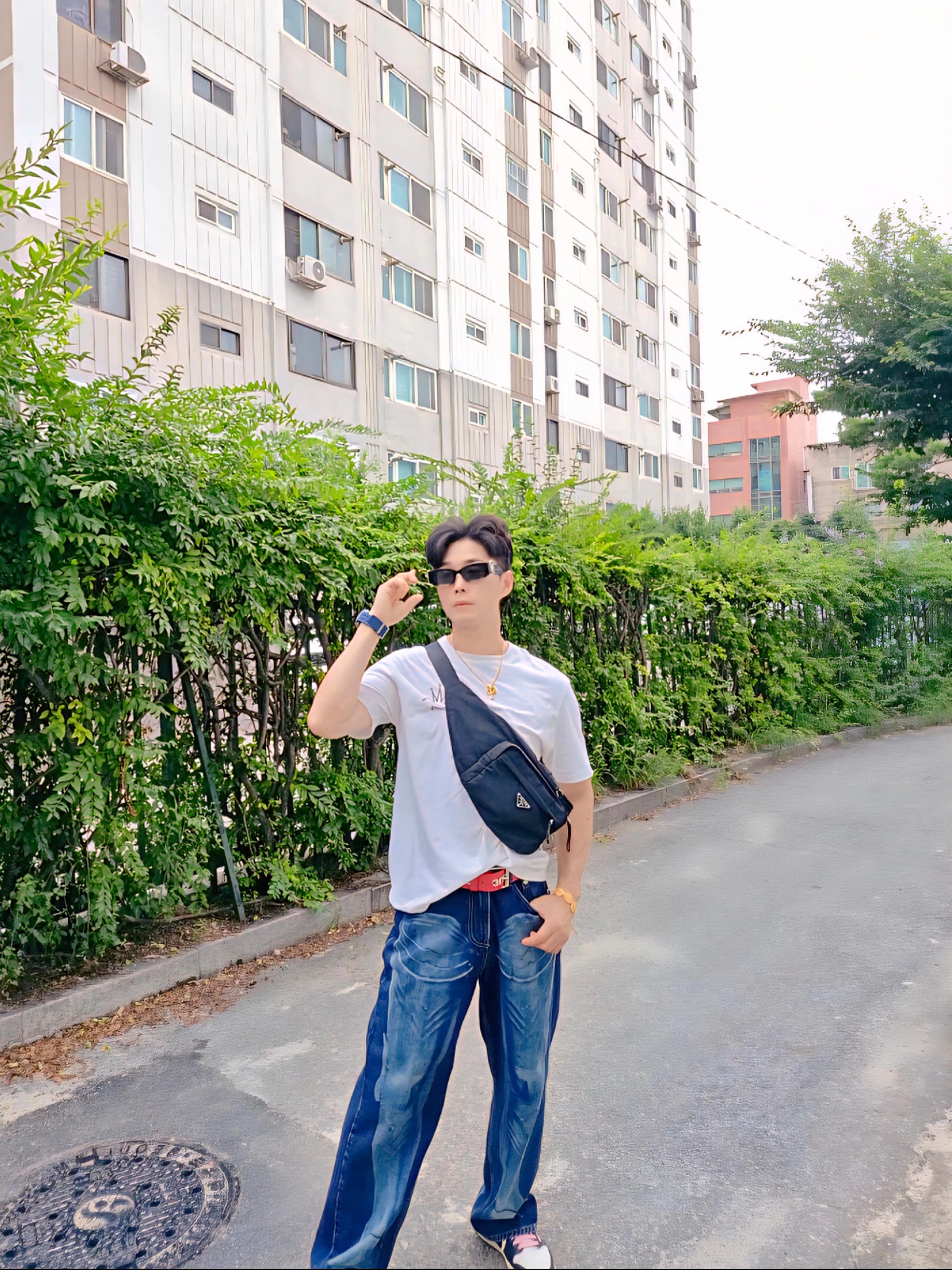 Stussy Broken Crown T-Shirt White, Thug Club Warrior Denim Laser Pants Denim 착용 스타일 - 3