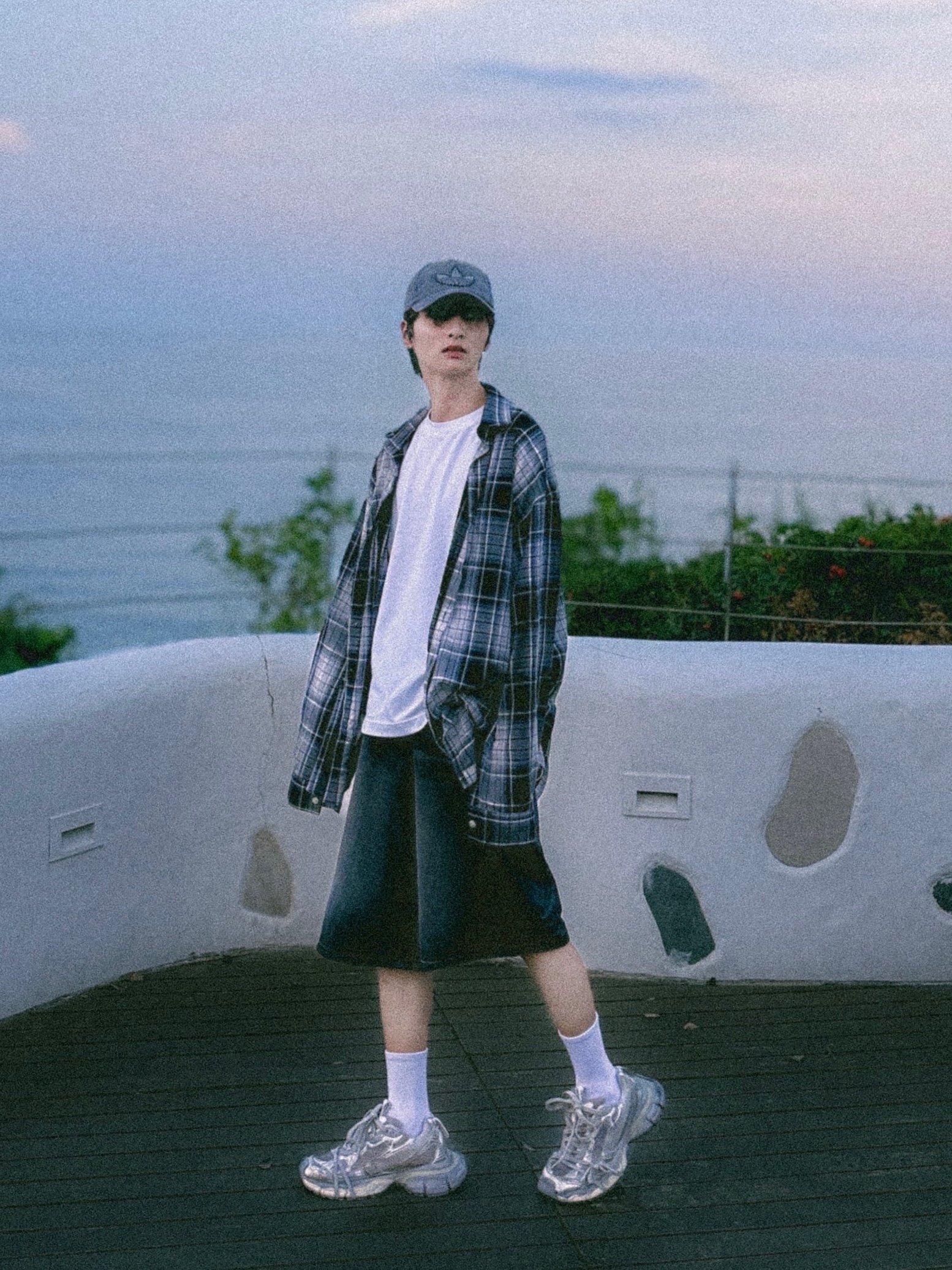 Balenciaga 3XL Sneakers Light Beige 착용 스타일 - 1