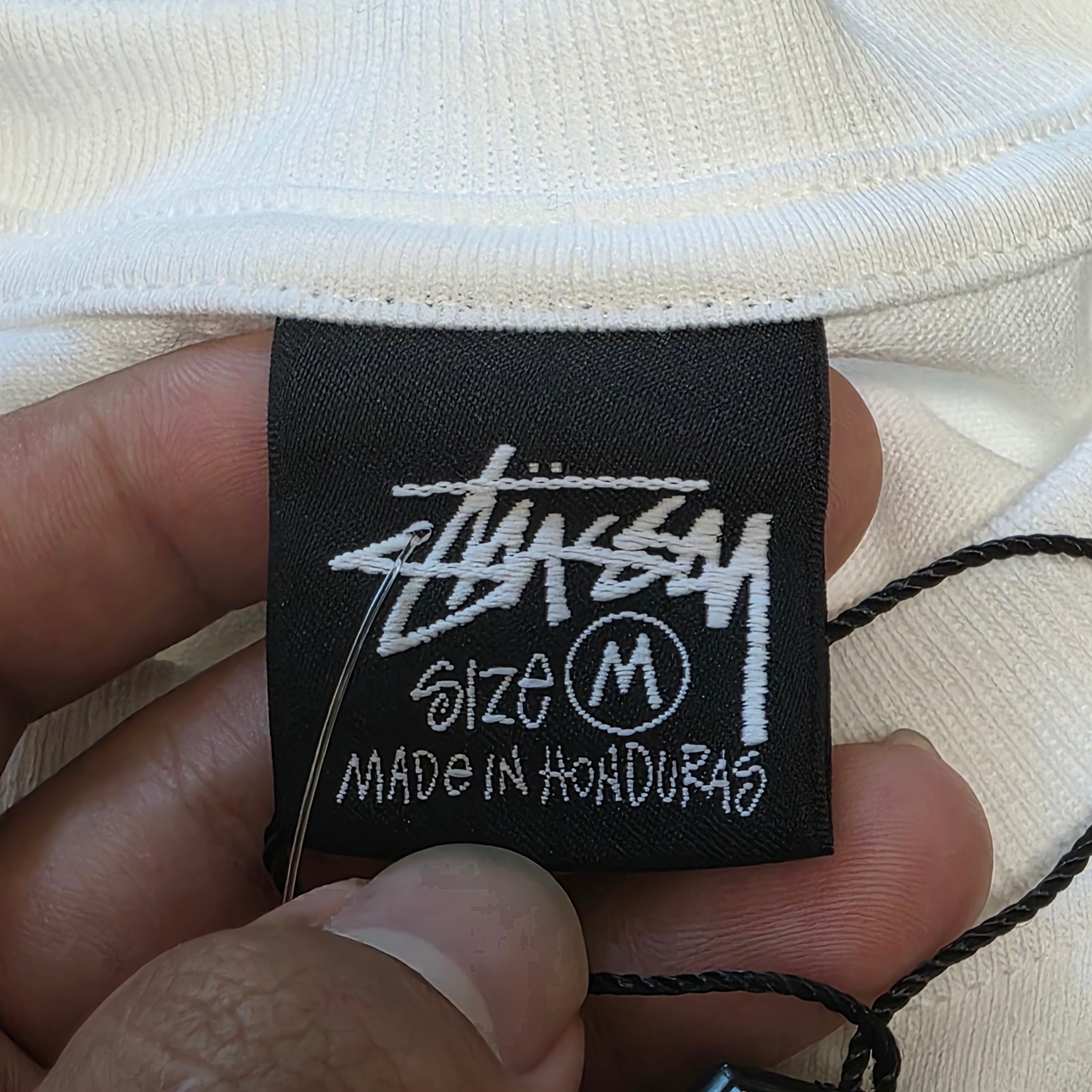 Stussy Basic Stussy T-Shirt White 2024, 2025 착용 스타일 - 1