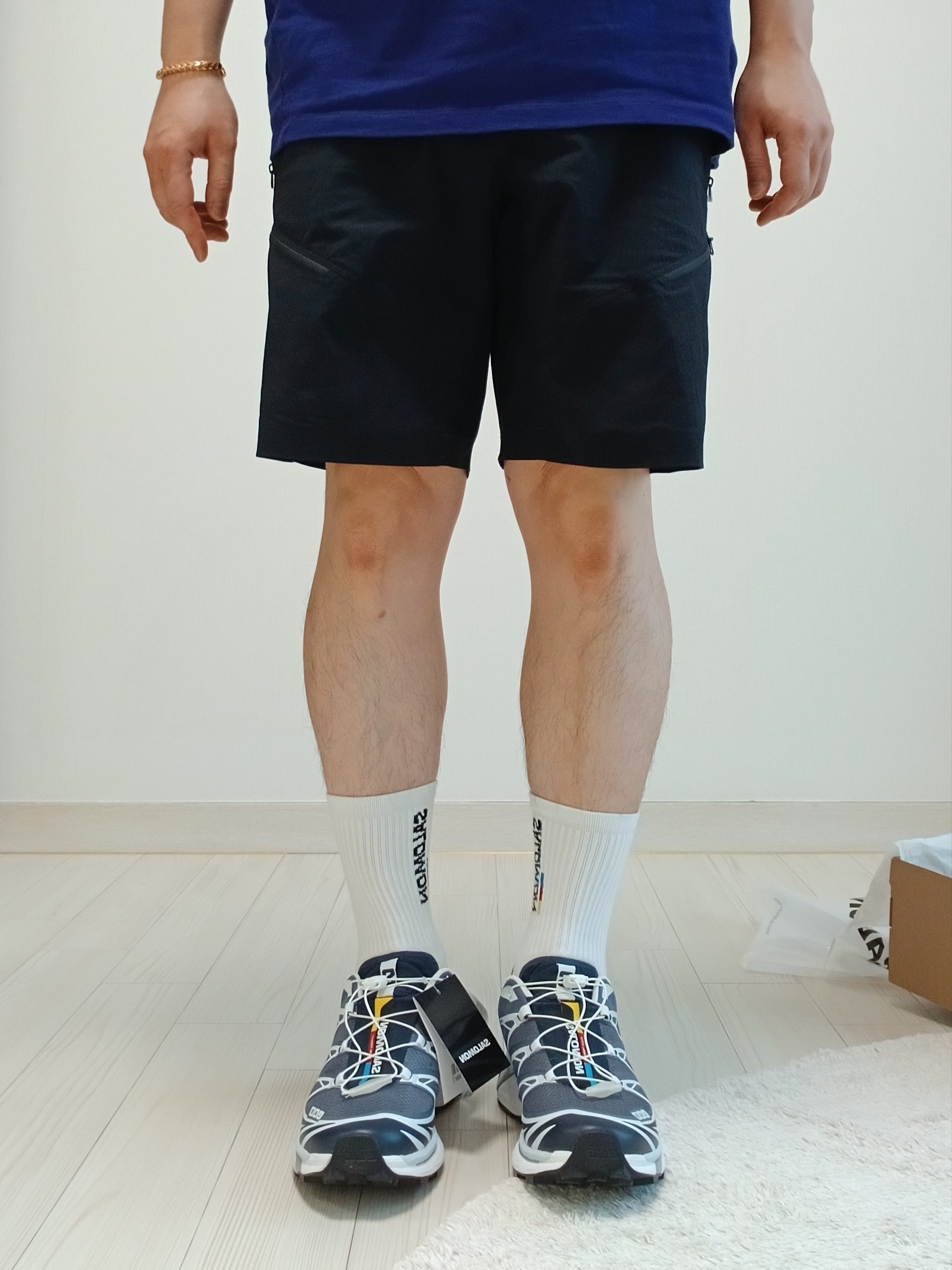 Arc'teryx Gamma Quick Dry Shorts 9 Inch Black, Salomon XT-6 Grisaille Blue Night 착용 스타일 - 3