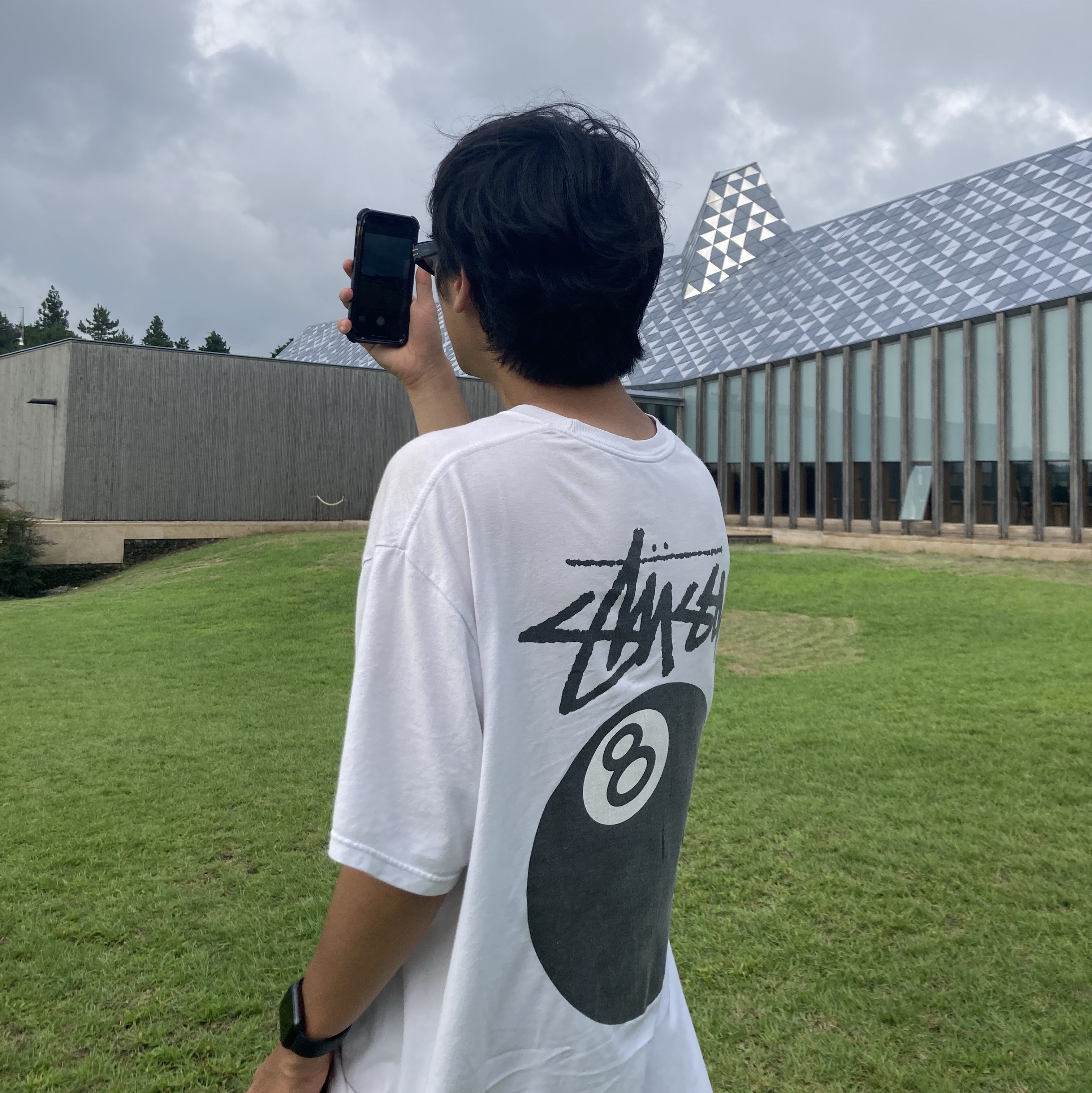 Stussy 8 Ball T-Shirt White, Balenciaga 3XL Sneakers Yellow Black 착용 스타일 - 3