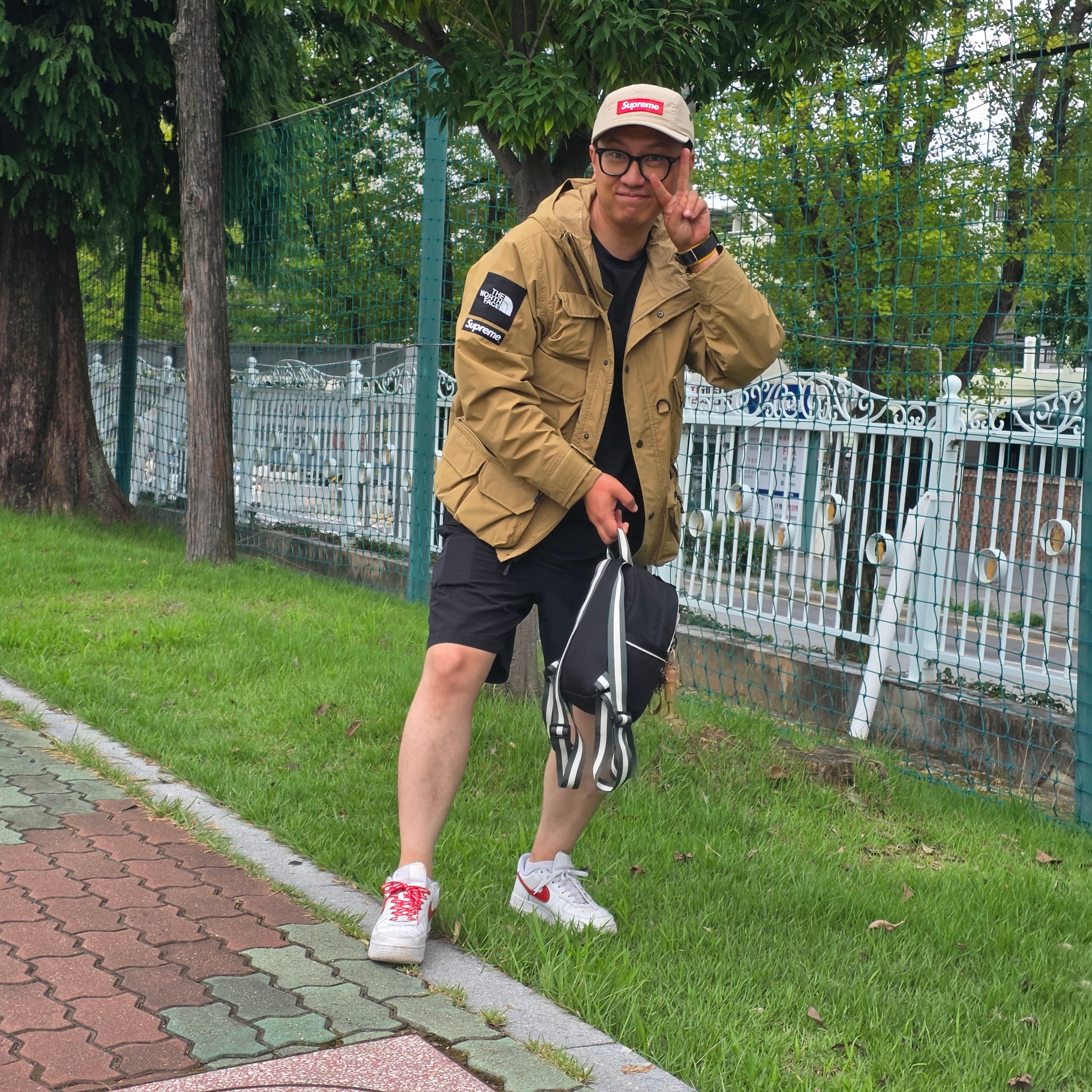 Nike x Supreme Air Force 1 Low White, Supreme x The North Face Cargo Jacket Gold - 20SS 착용 스타일 - 1