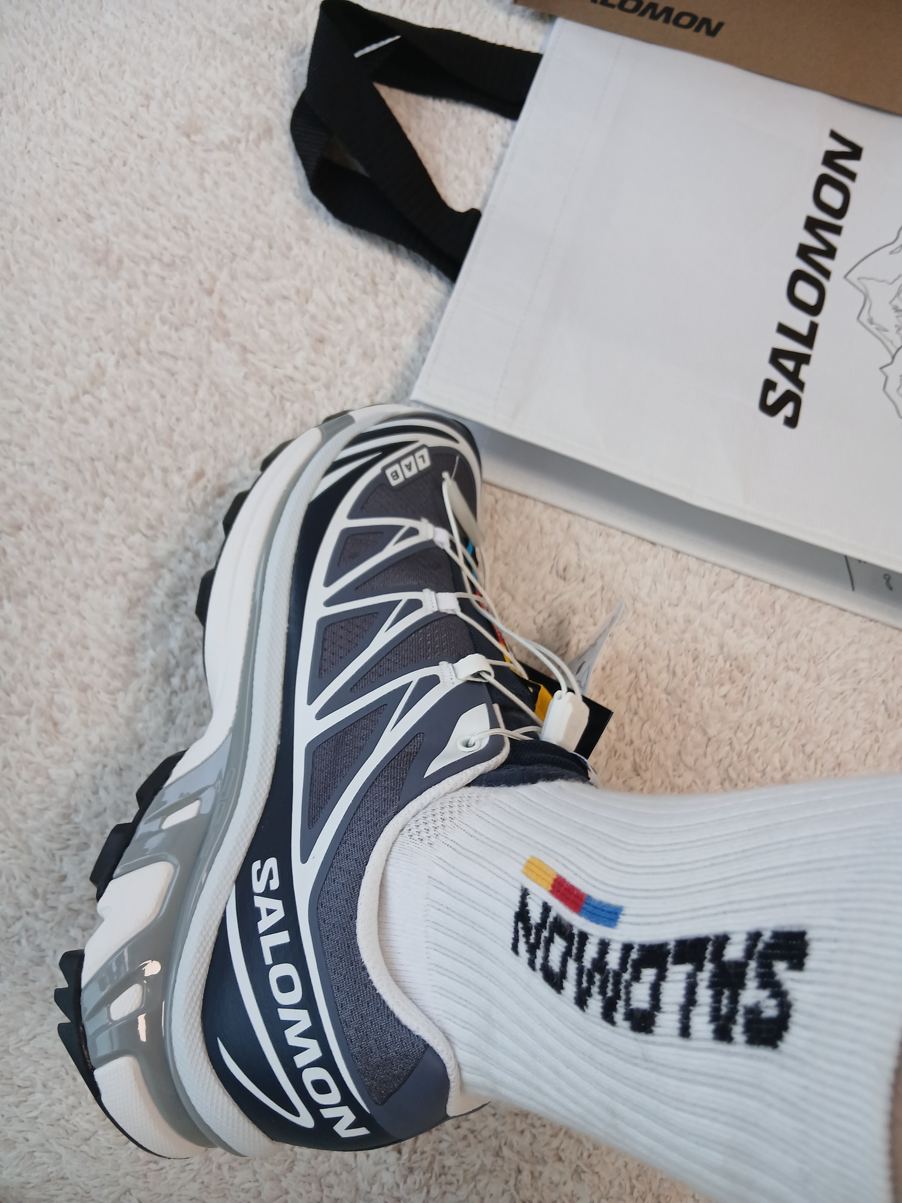 Salomon XT-6 Grisaille Blue Night, Salomon XT-6 GTX Black Silver 착용 스타일 - 3