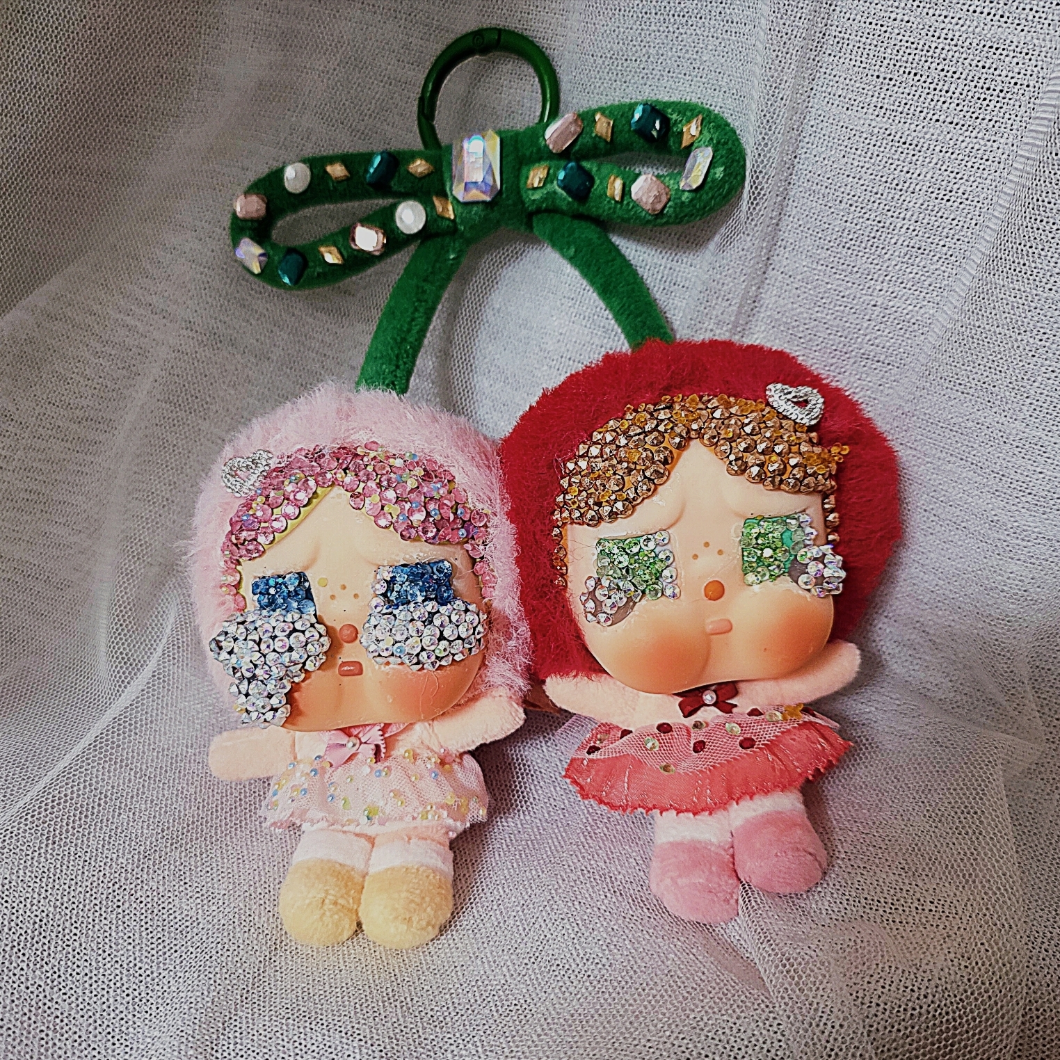 Pop Mart Crybaby Crying For Love Series Vinyl Plush 착용 스타일