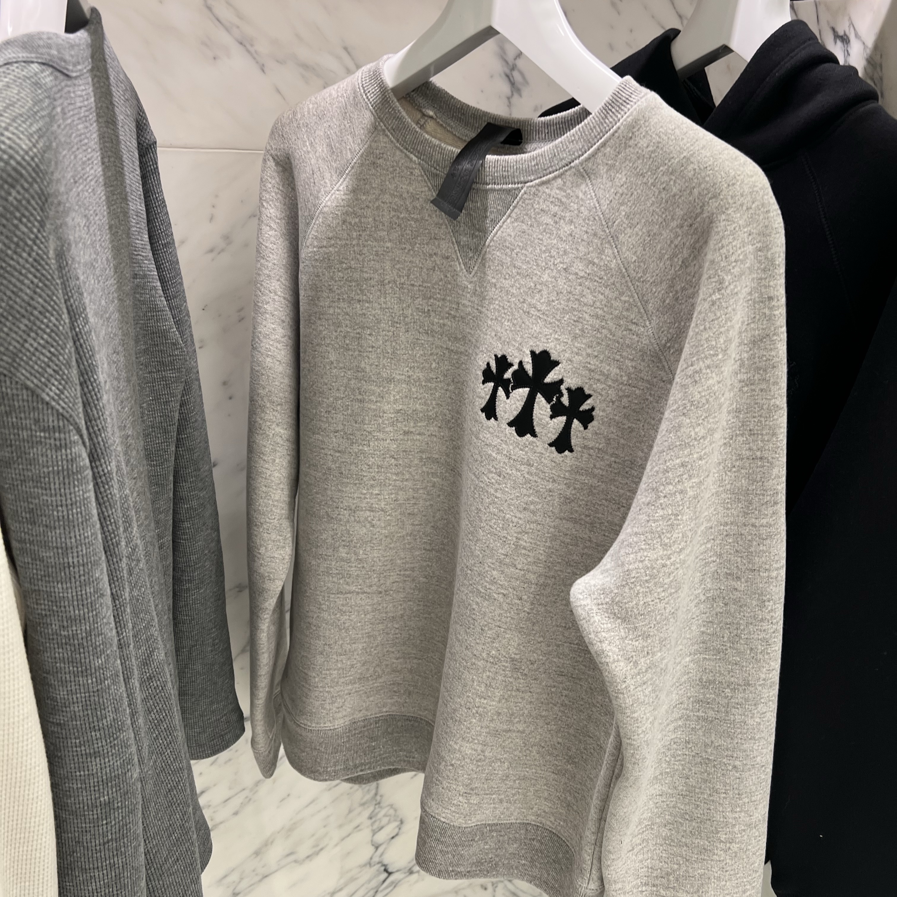 Chrome Hearts Nylon Cemetery Cross Patch CH Back Logo Sweatshirt Grey 착용 스타일 - 1