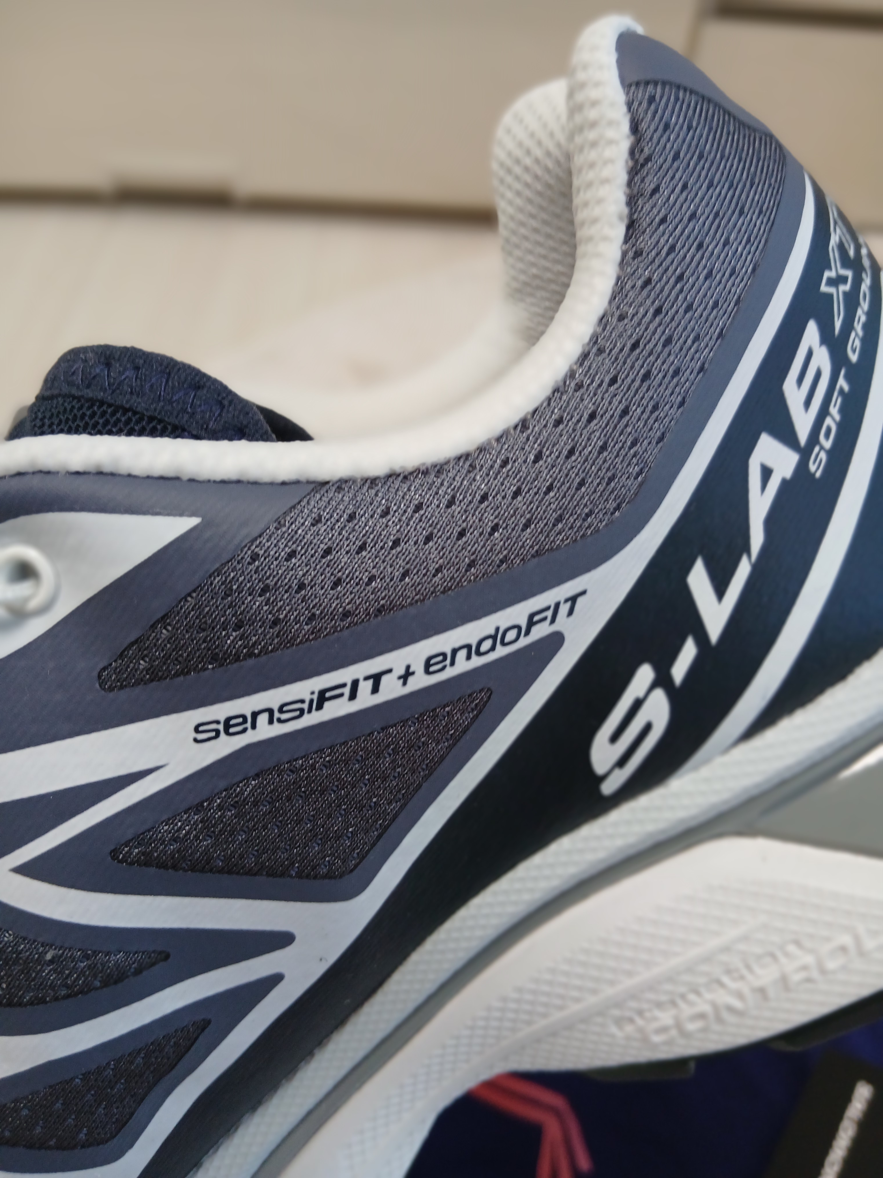 Salomon XT-6 Grisaille Blue Night, Salomon XT-6 GTX Black Silver 착용 스타일 - 5