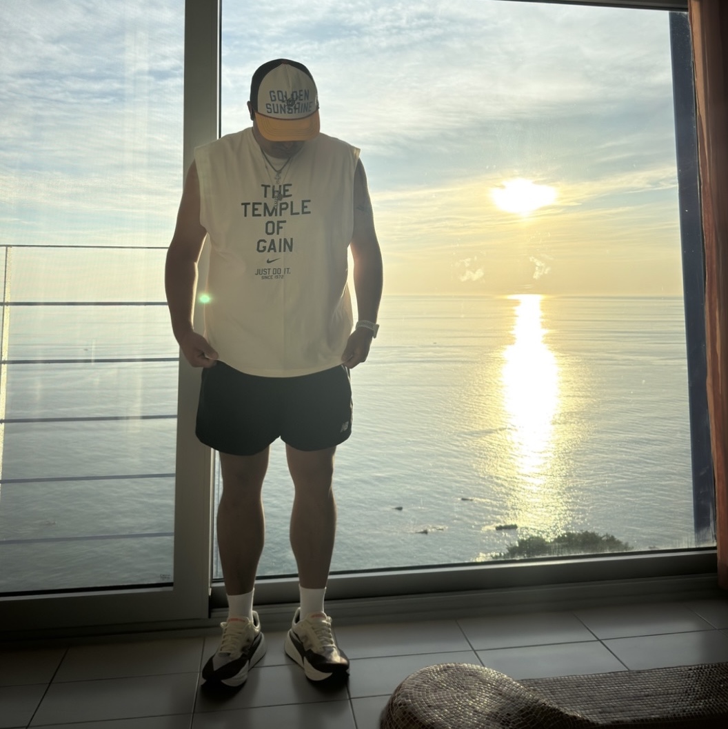 Nike Sleeveless T-Shirt Pale Ivory - Asia, New Balance FuelCell Rebel v5 Angora Earth Shadow Sea Salt - 2E Wide 착용 스타일