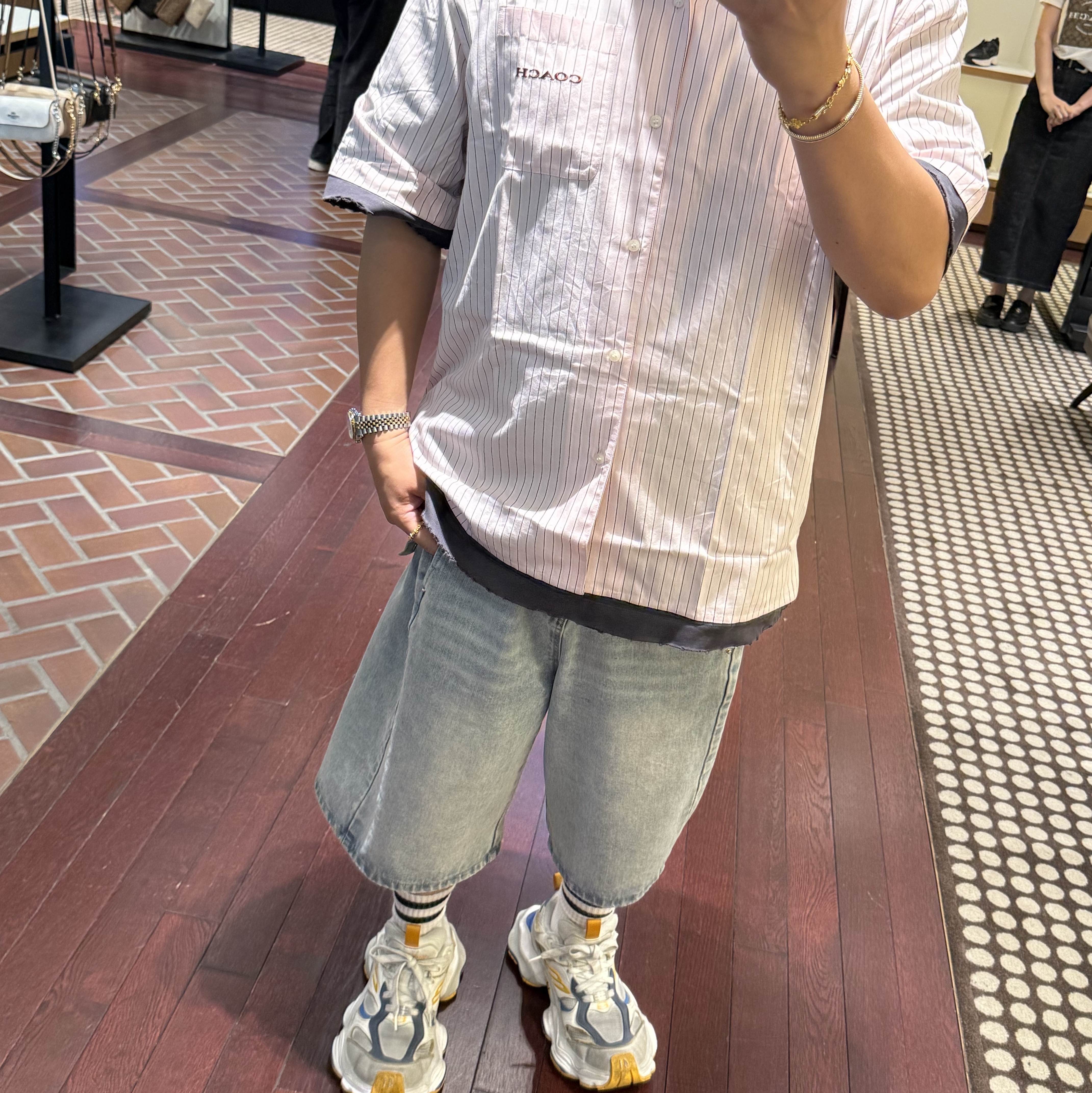 Balenciaga Cargo Sneakers White Grey Orange Blue 착용 스타일