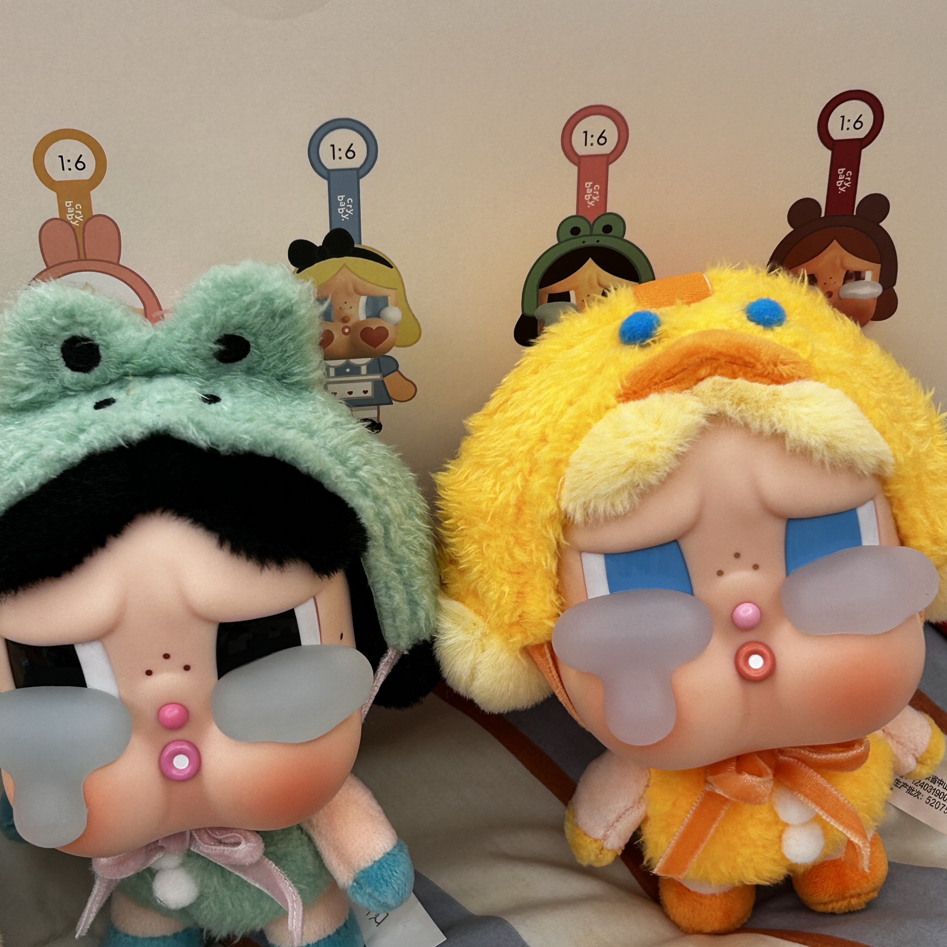 Pop Mart Crybaby Crying Again Series Plush Keyring Sealed Case (6 Blind Boxes) 착용 스타일 - 7