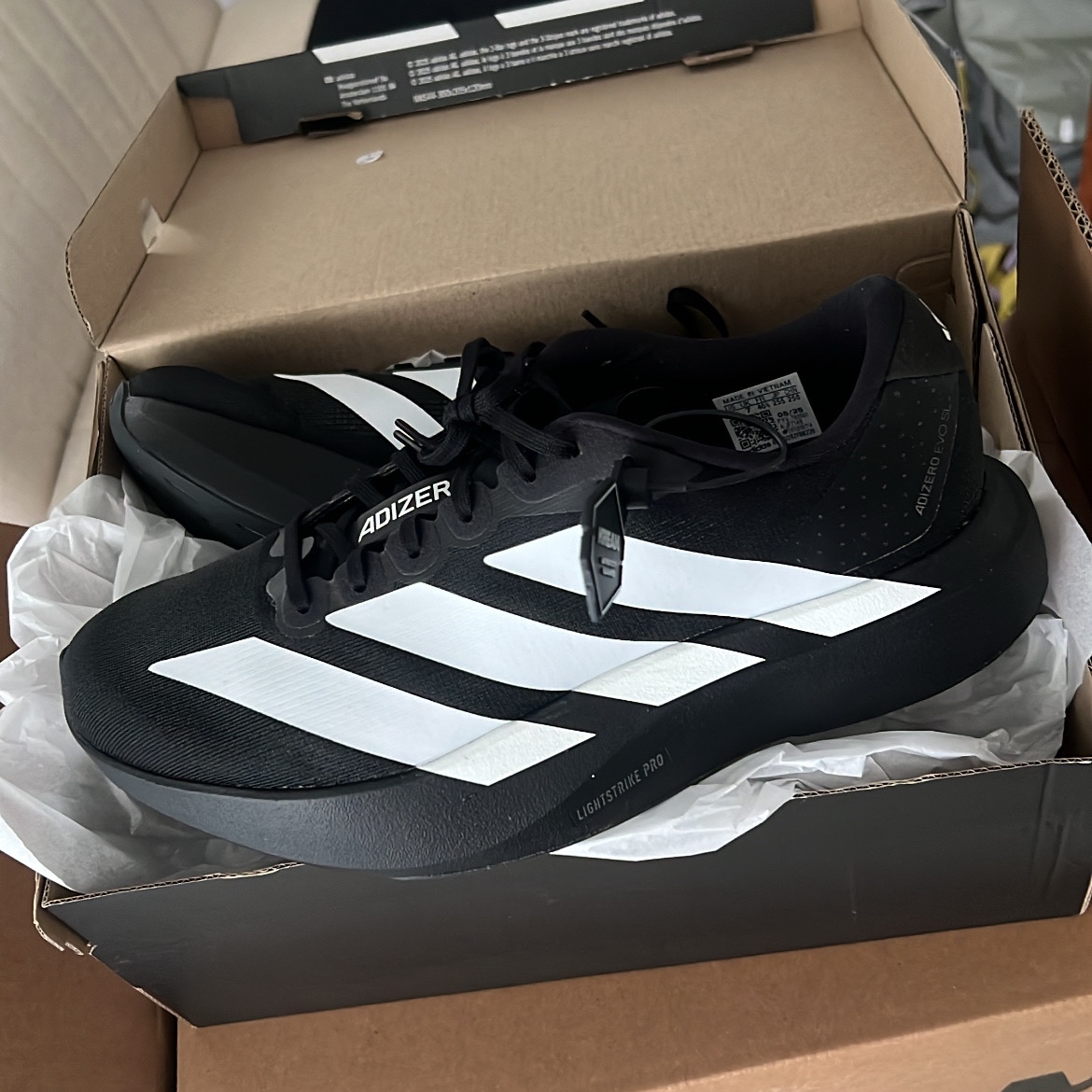 Adidas Adizero EVO SL Core Black Cloud White 착용 스타일 - 6
