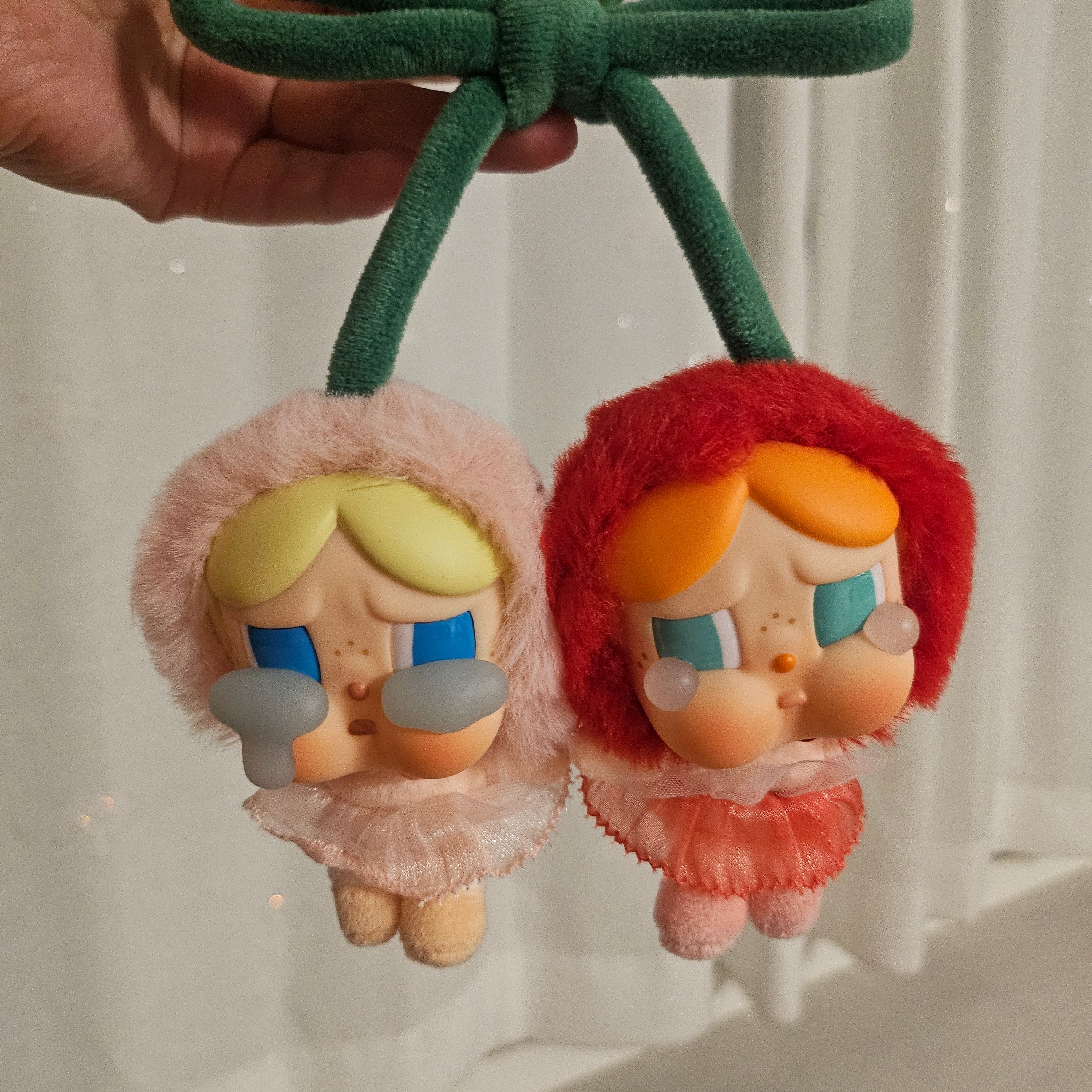 Pop Mart Crybaby Crying For Love Series Vinyl Plush 착용 스타일 - 1