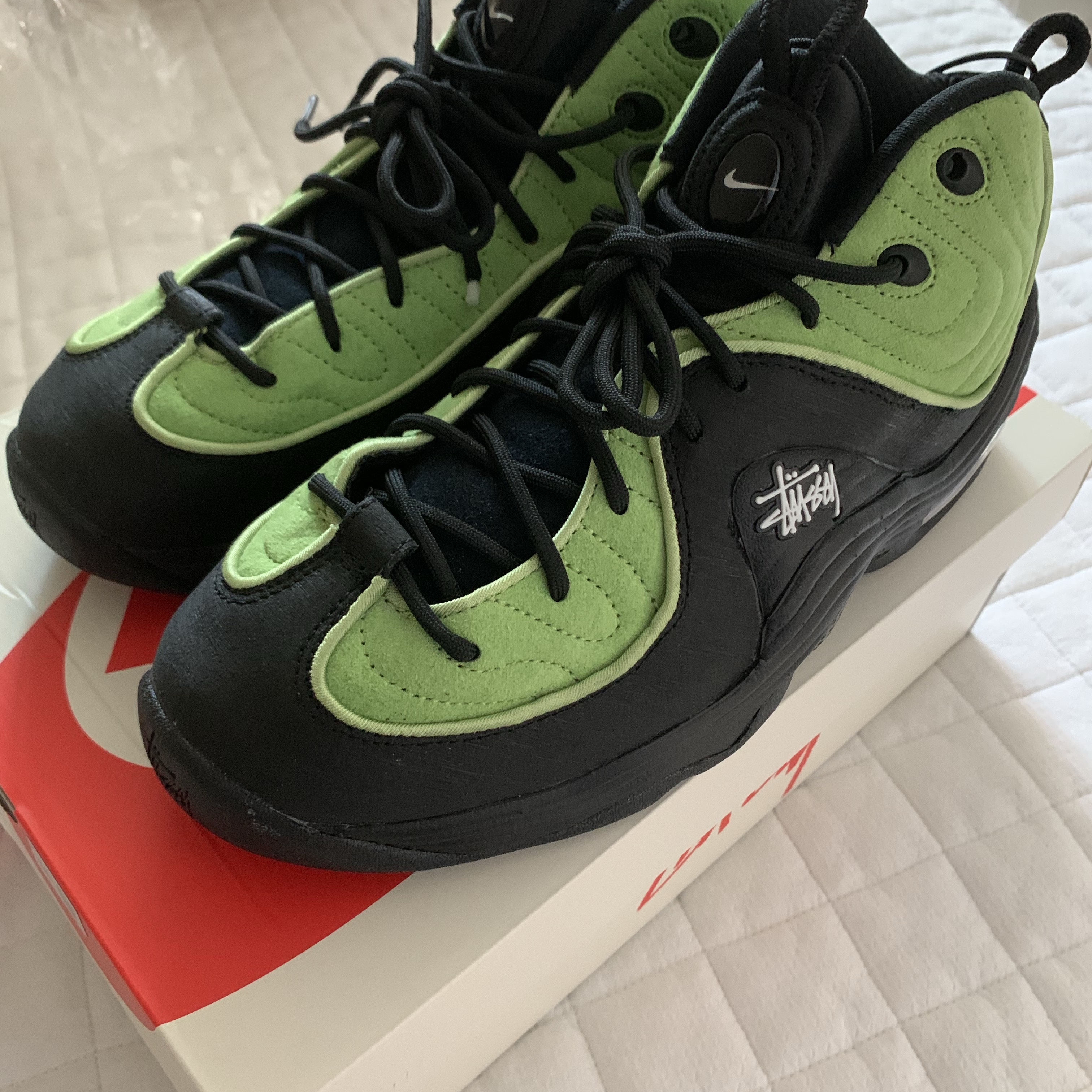 Nike x Stussy Air Penny II Vivid Green and Black 착용 스타일 - 1