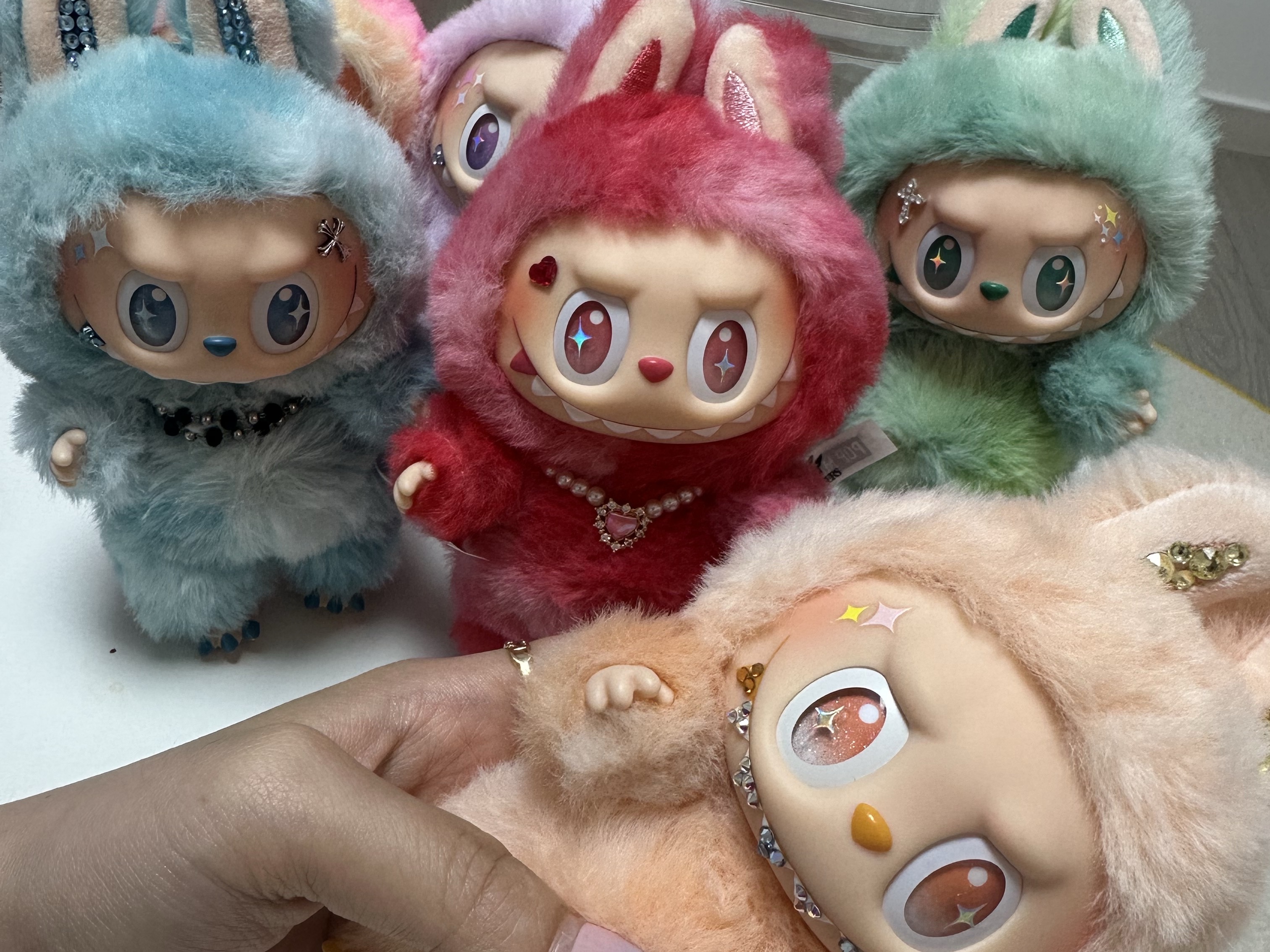 Pop Mart Labubu The Monsters Highlight Series Sealed Case (6 Blind Boxes) 착용 스타일 - 1