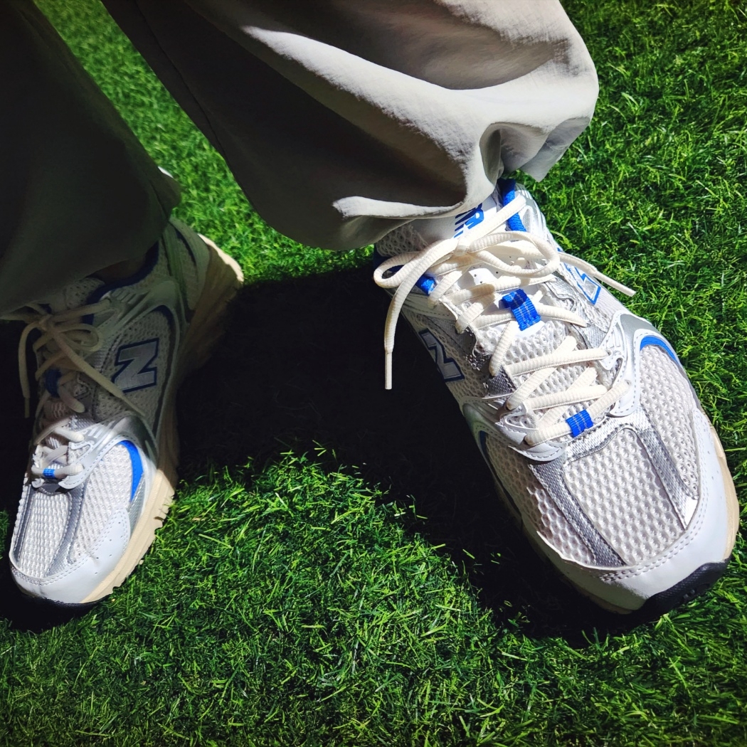 BAPE Line Camo Ape Head Relaxed Fit T-Shirt White, New Balance 530 White Blue Oasis 착용 스타일 - 4