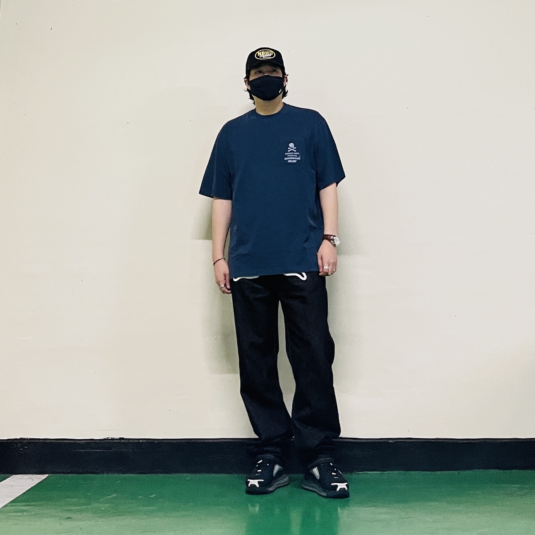 Palace x Neighborhood Pocket T-Shirt Indigo - 25FW, Palace x Neighborhood Mesh Trucker Black Denim - 25FW 착용 스타일 - 4