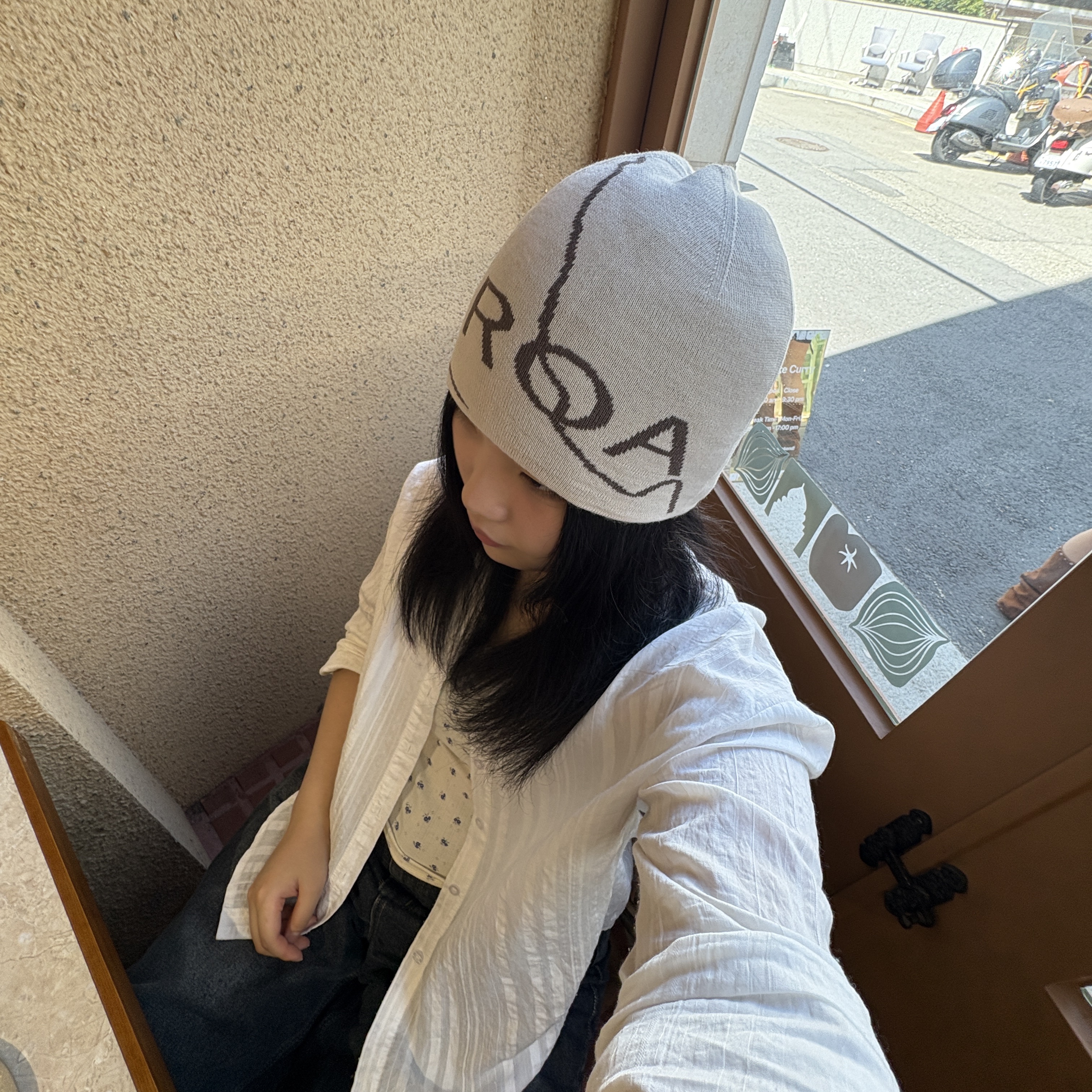 Roa Logo Wool Beanie Ivory 착용 스타일