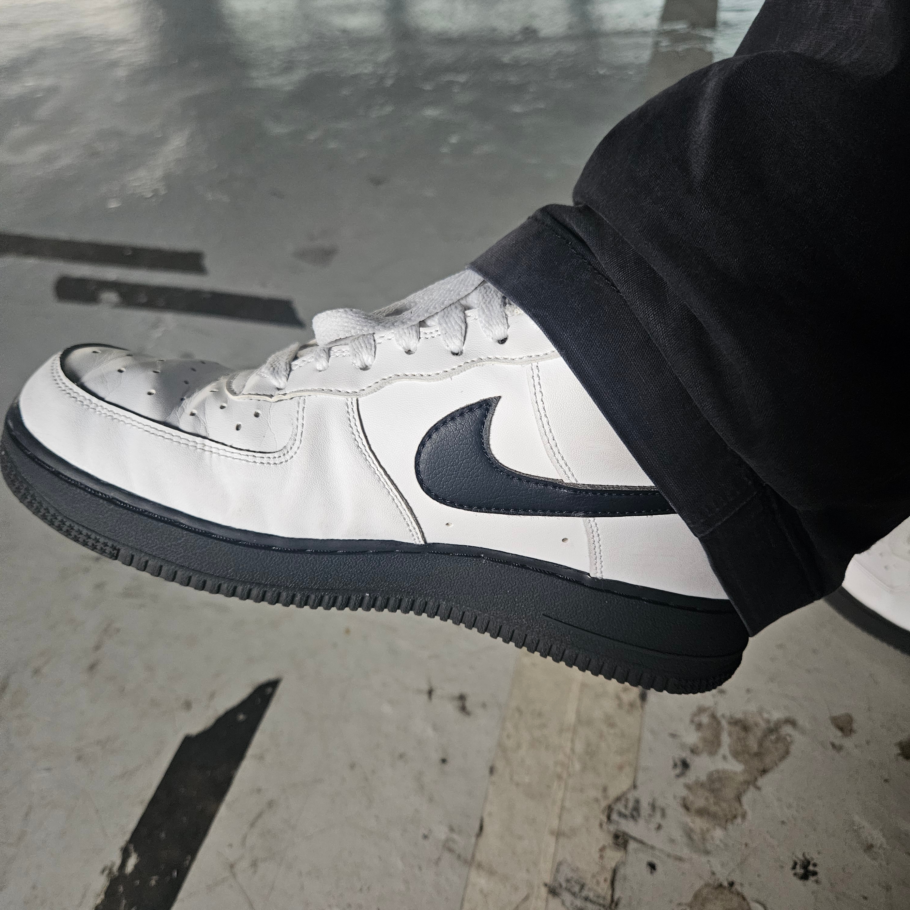 Nike Air Force 1 Low White Black Midsole 착용 스타일