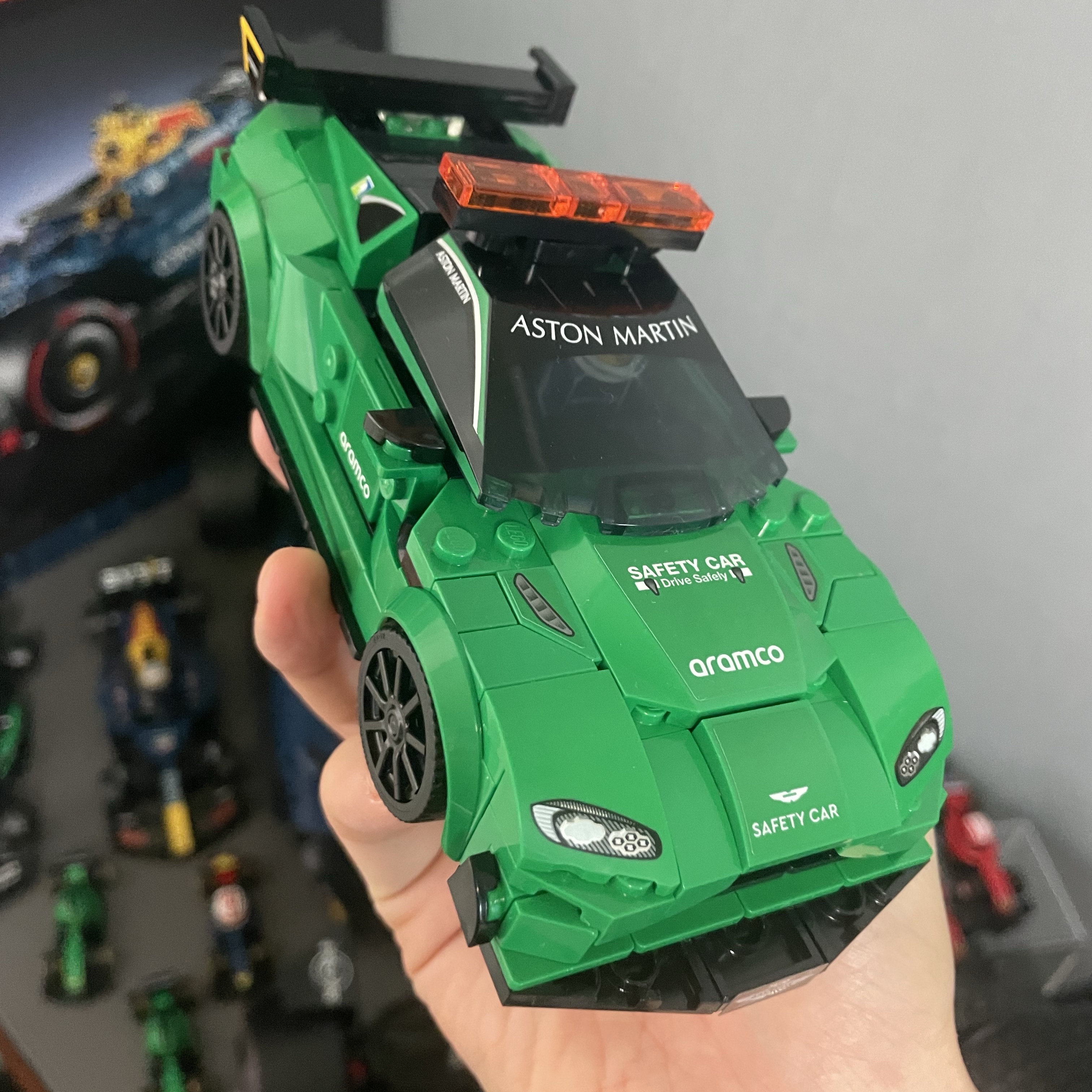 Lego Aston Martin Safety Car & AMR23 착용 스타일