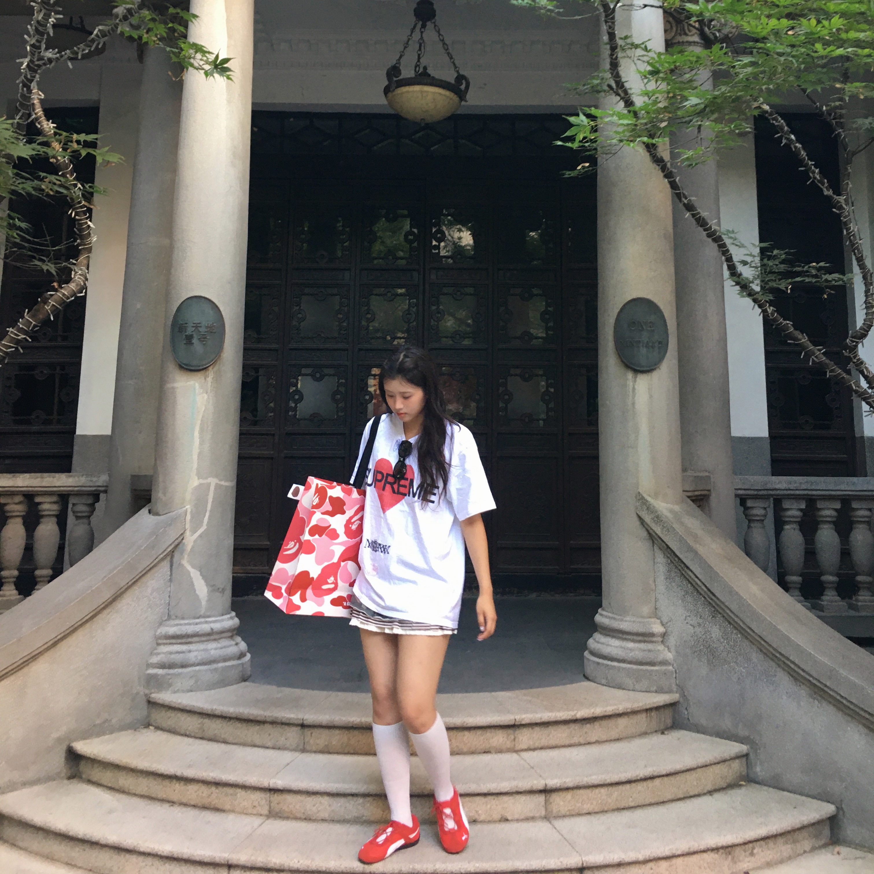 Supreme Announcing T-Shirt White - 25SS, (W) Puma Speedcat Go For All Time Red Puma White 착용 스타일