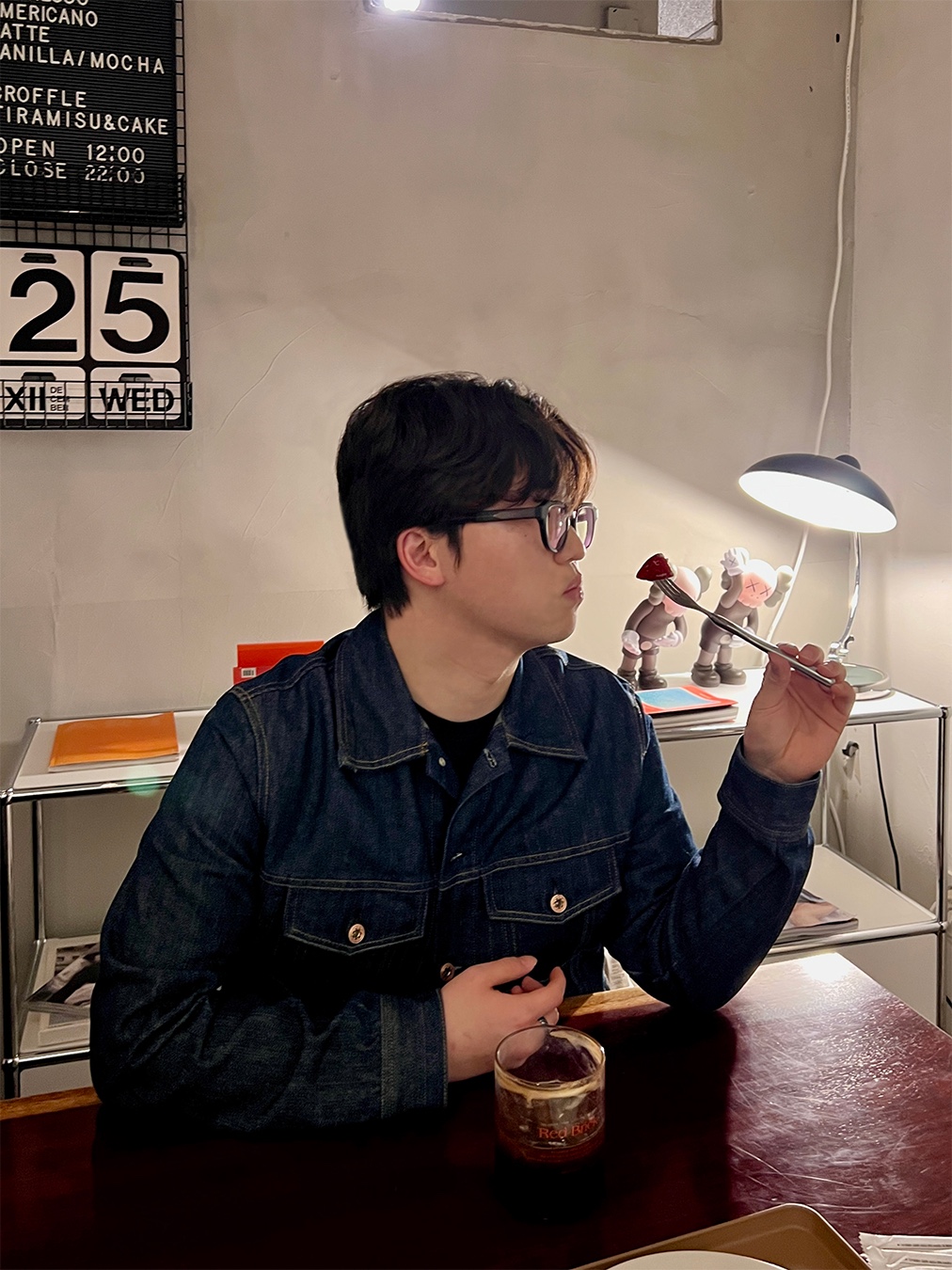 Grafik: AC03 C1 Black 착용 스타일