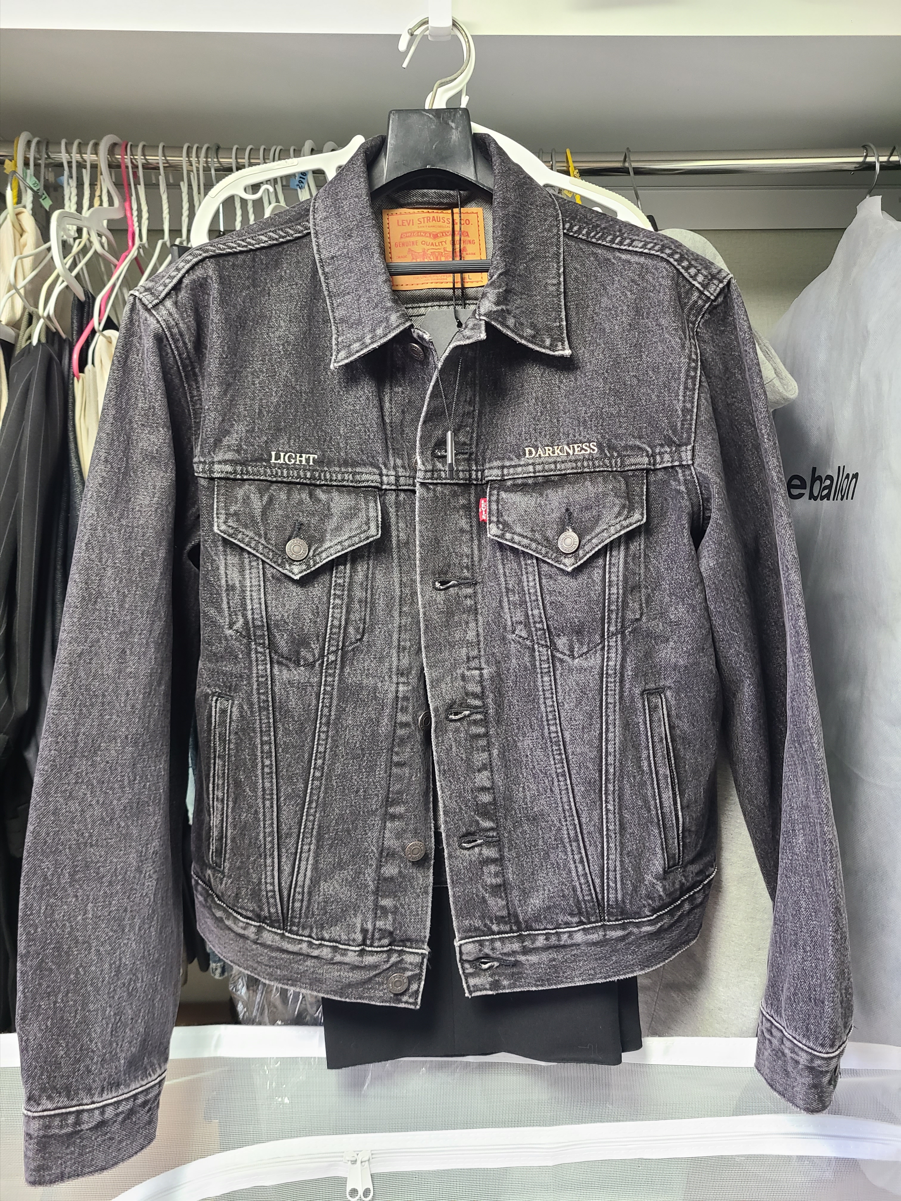 Levi’s x Undercover UC1E9203 Jacket Black, Levi’s x Undercover UC1E9802 T-Shirt Black 착용 스타일 - 2