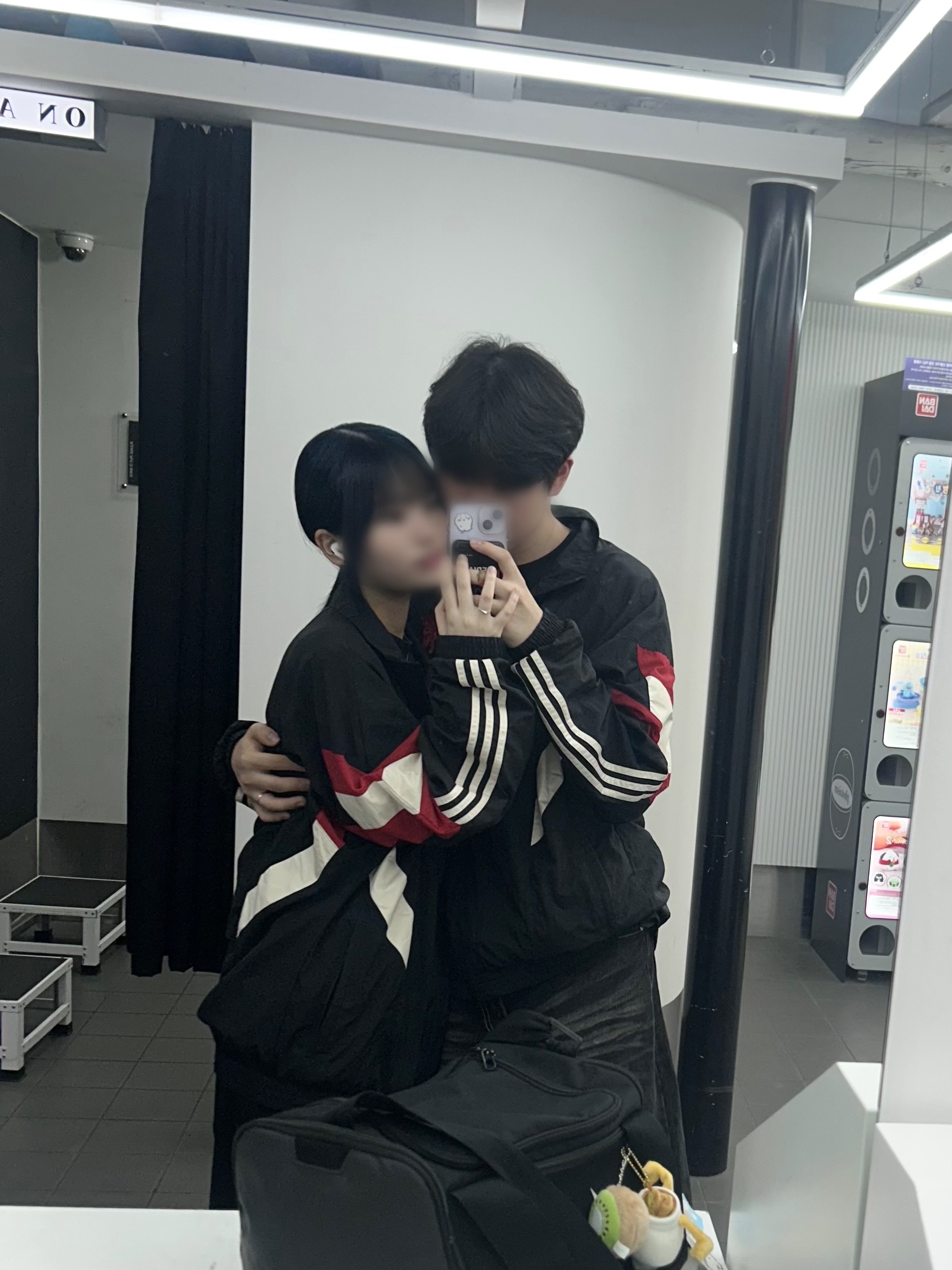 Adidas Manchester United Originals Track Top Black Red - KR Sizing 착용 스타일 - 1