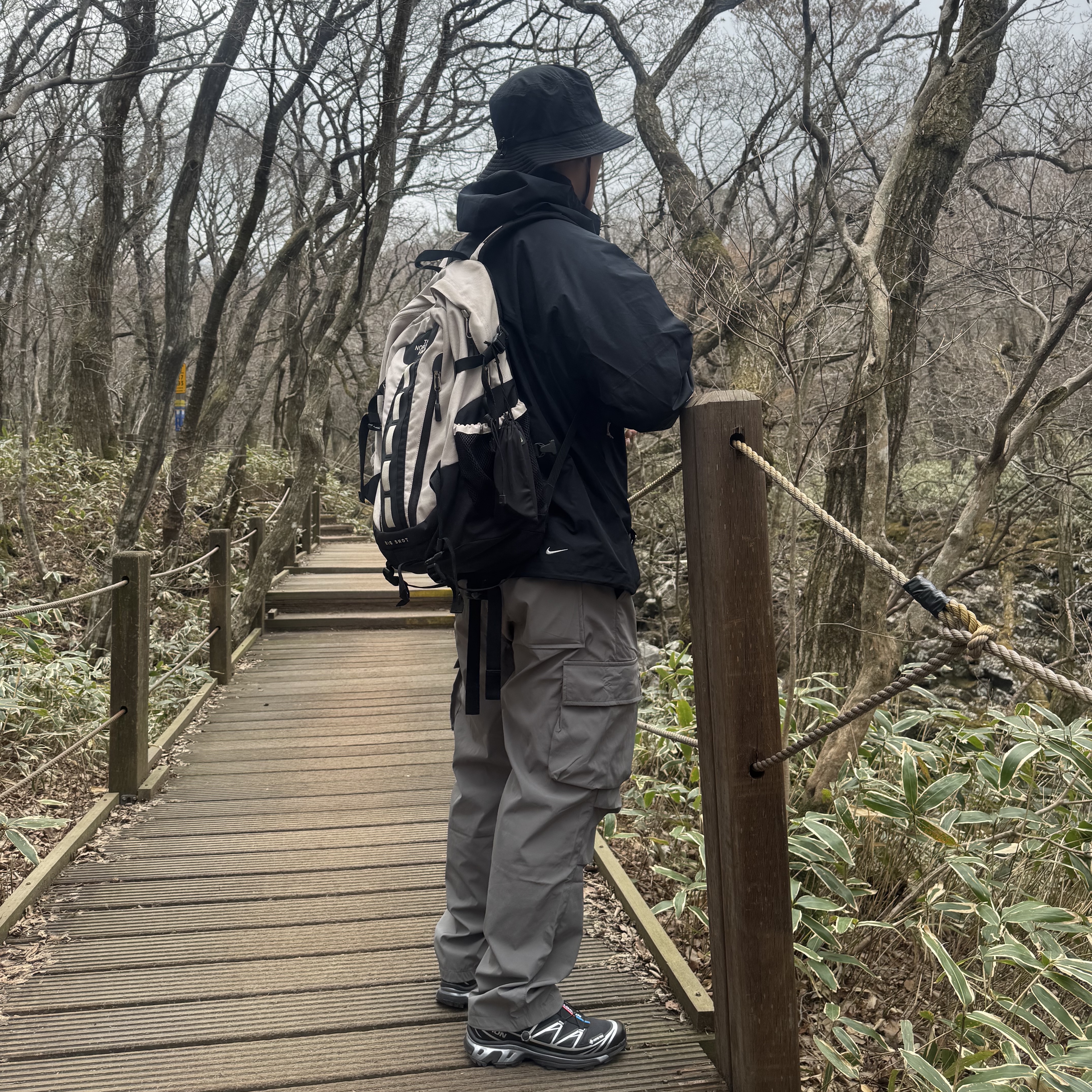 Nike ACG Storm-Fit ADV Cascade Rains Full Zip Jacket Black - Asia, Salomon XT-6 GTX Black Silver 착용 스타일 - 2