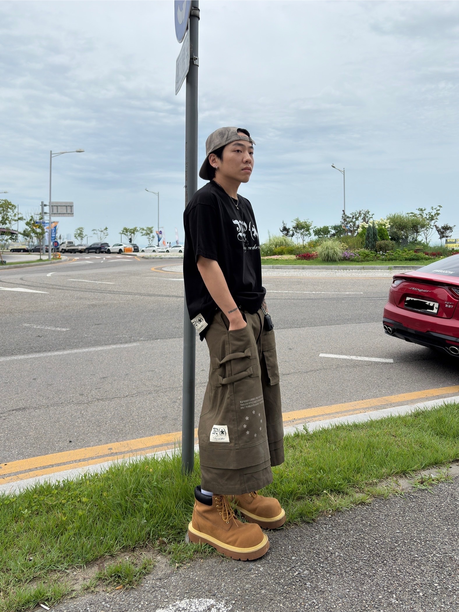 Wapworks Dayworker T-Shirt Black, Wapworks Engineered Oxford Bermuda Khaki 착용 스타일 - 2