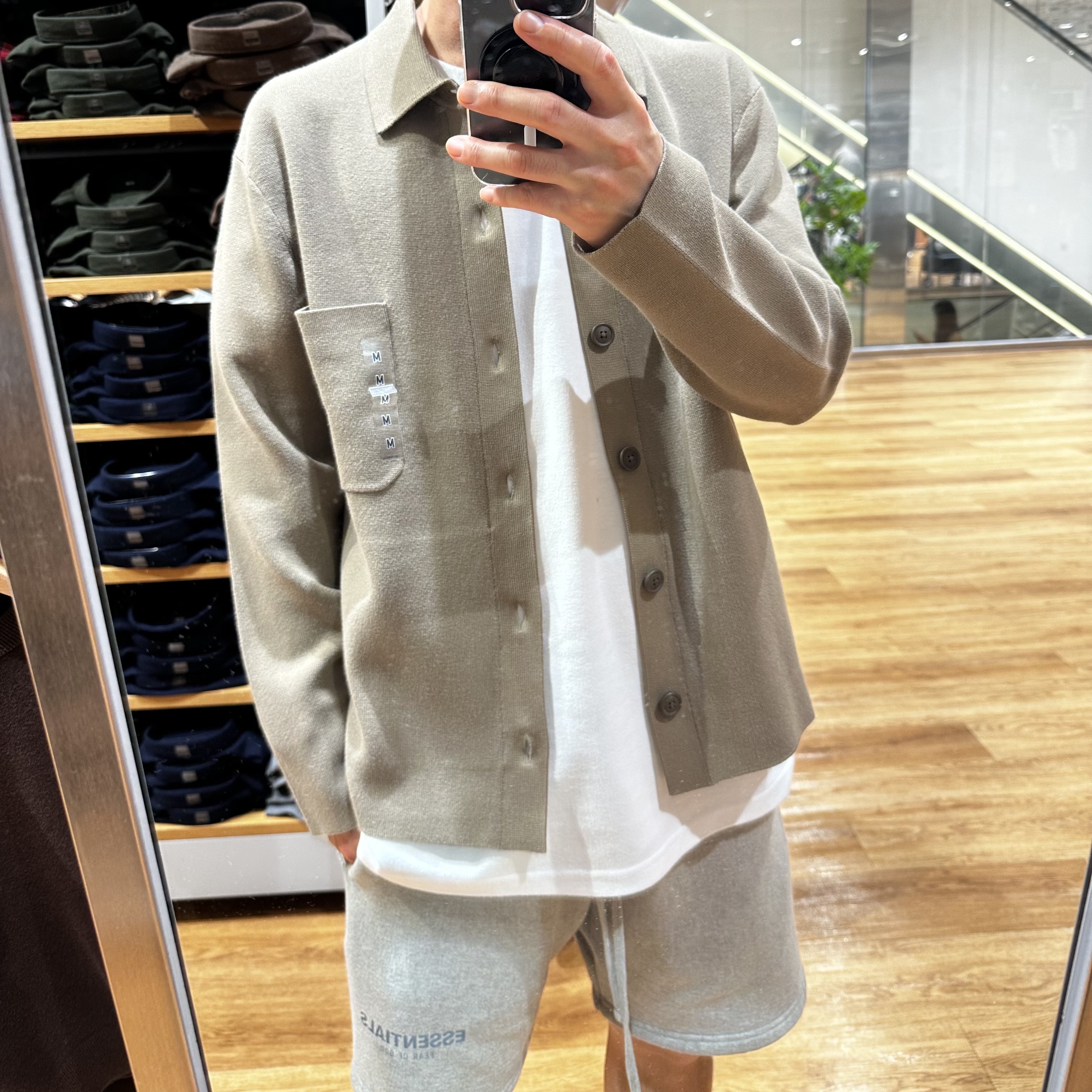 Essentials The Core Collection Sweatshorts Heather Oatmeal 착용 스타일