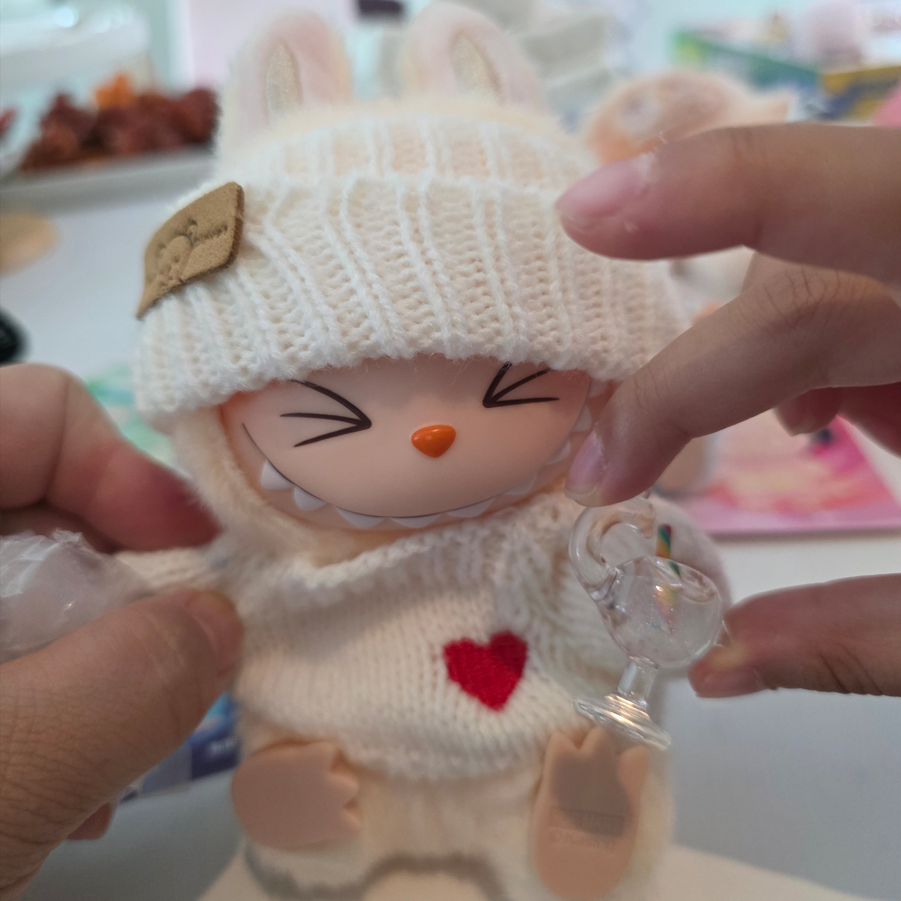 Pop Mart Labubu Let's Play Together Doll Series Sisi Keyring (Opened Case) 착용 스타일