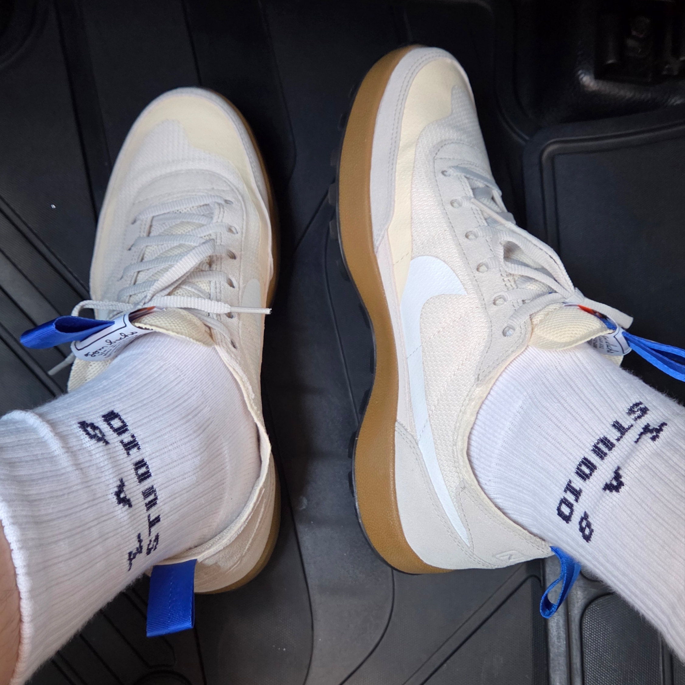 Nike x Tom Sachs General Purpose Shoe Light Cream, IAB Studio Socks Pack White Black 착용 스타일