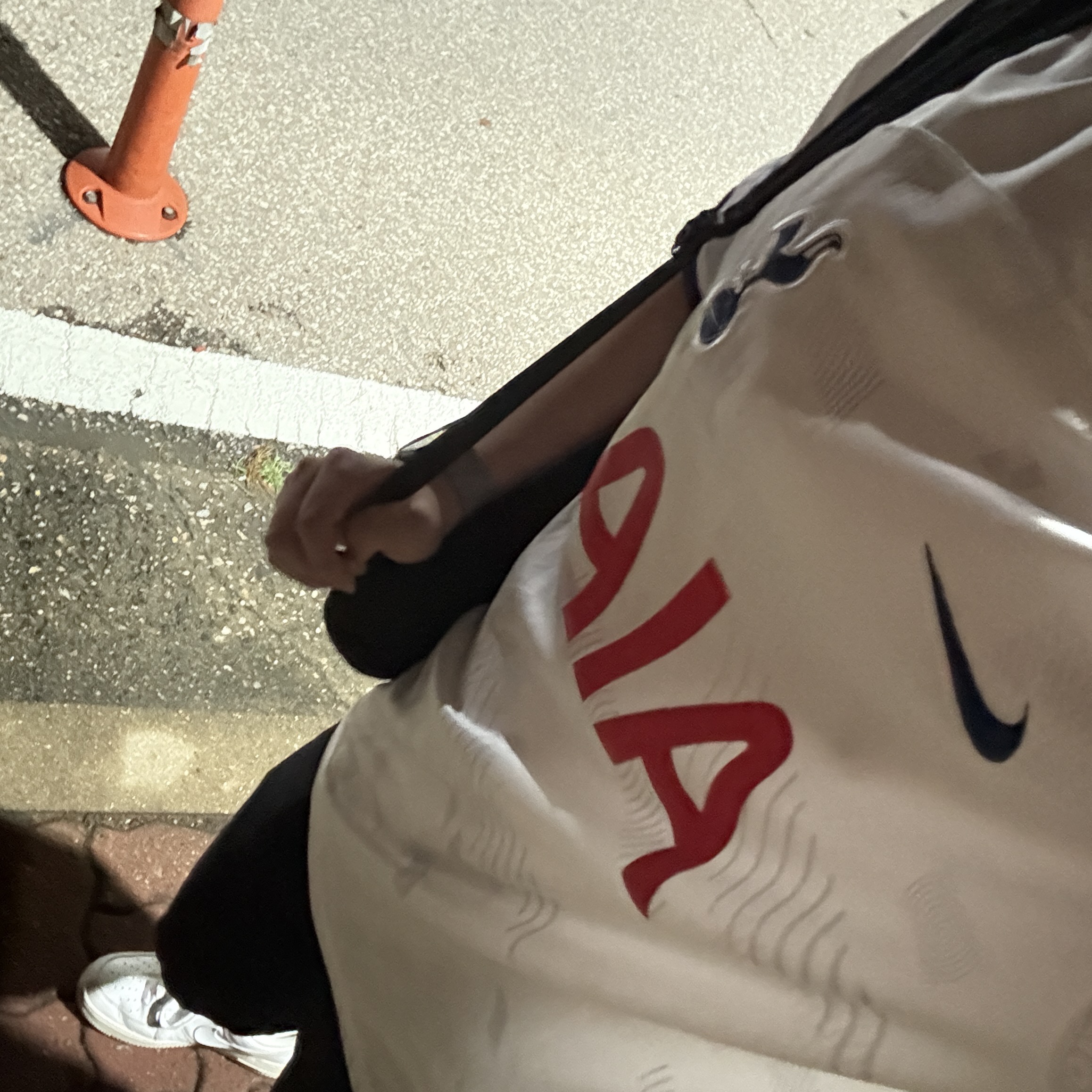 Nike Tottenham Hotspur 2023/24 Dri-Fit Stadium Home Jersey White (Non Marking Ver.) 착용 스타일