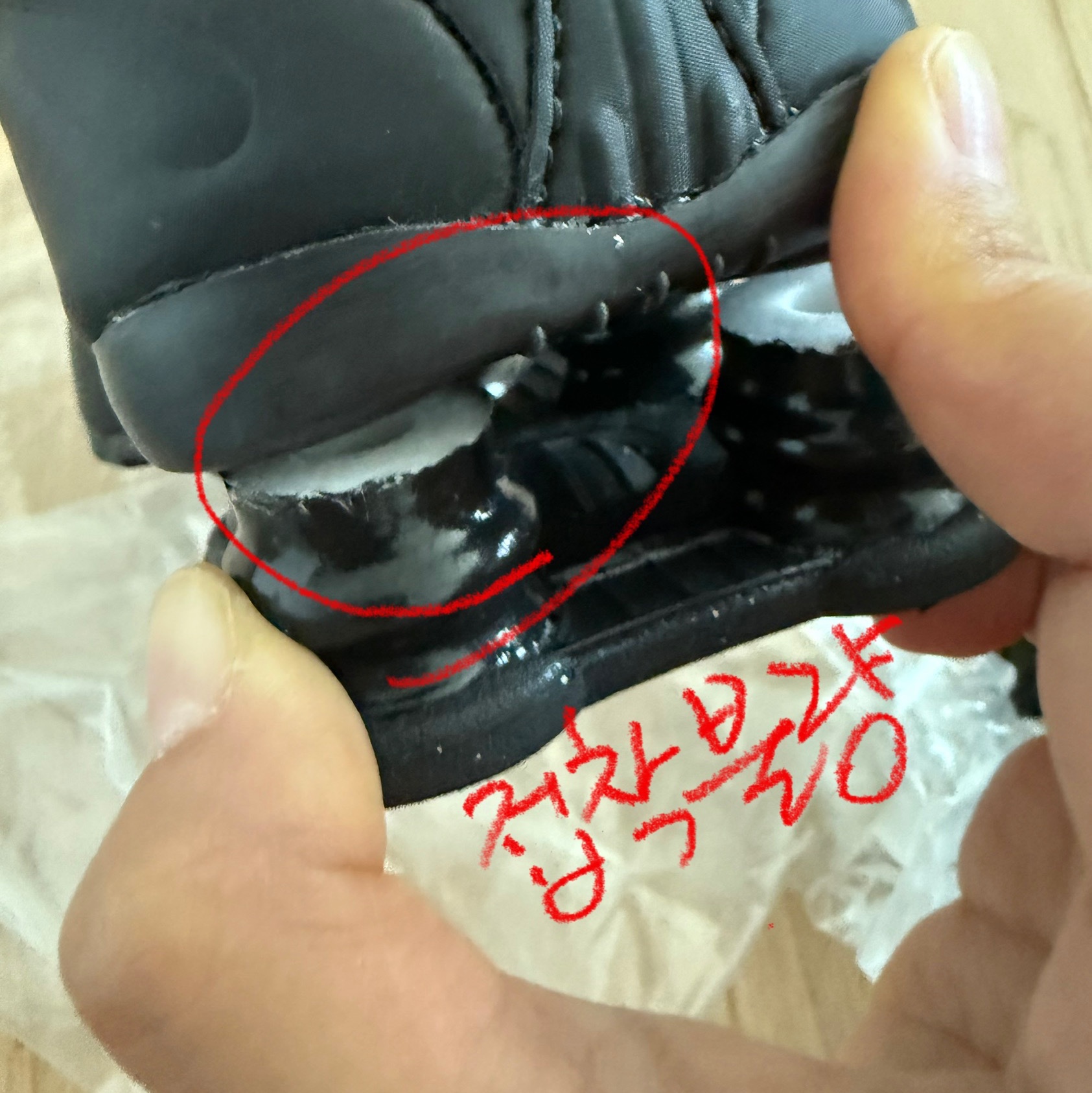 (W) Nike Shox R4 Black 착용 스타일 - 3