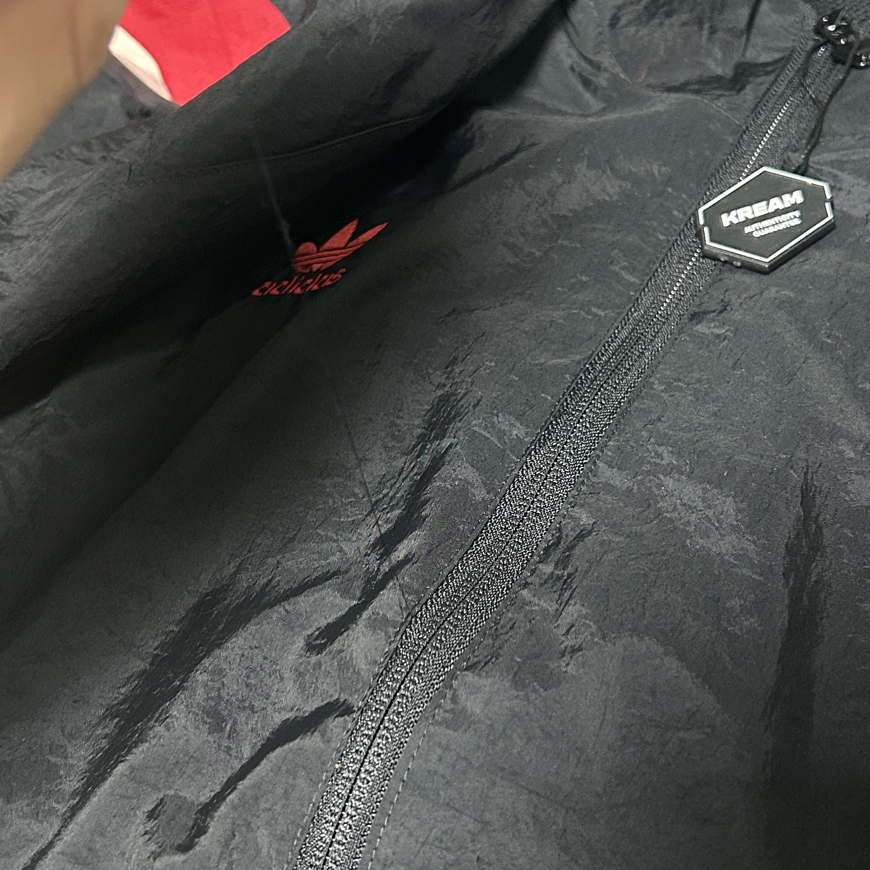 Adidas Manchester United Originals Track Top Black Red - KR Sizing 착용 스타일 - 1