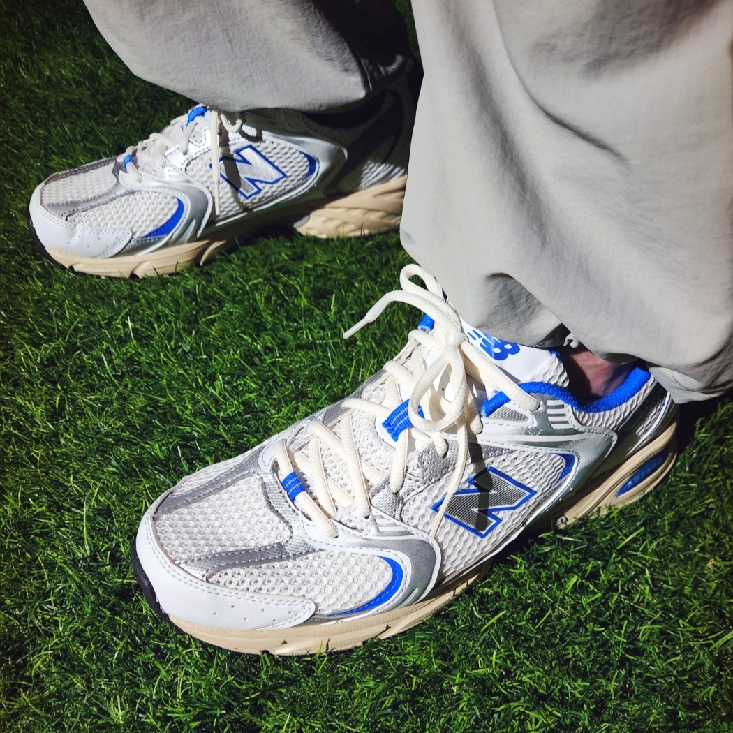 BAPE Line Camo Ape Head Relaxed Fit T-Shirt White, New Balance 530 White Blue Oasis 착용 스타일 - 5