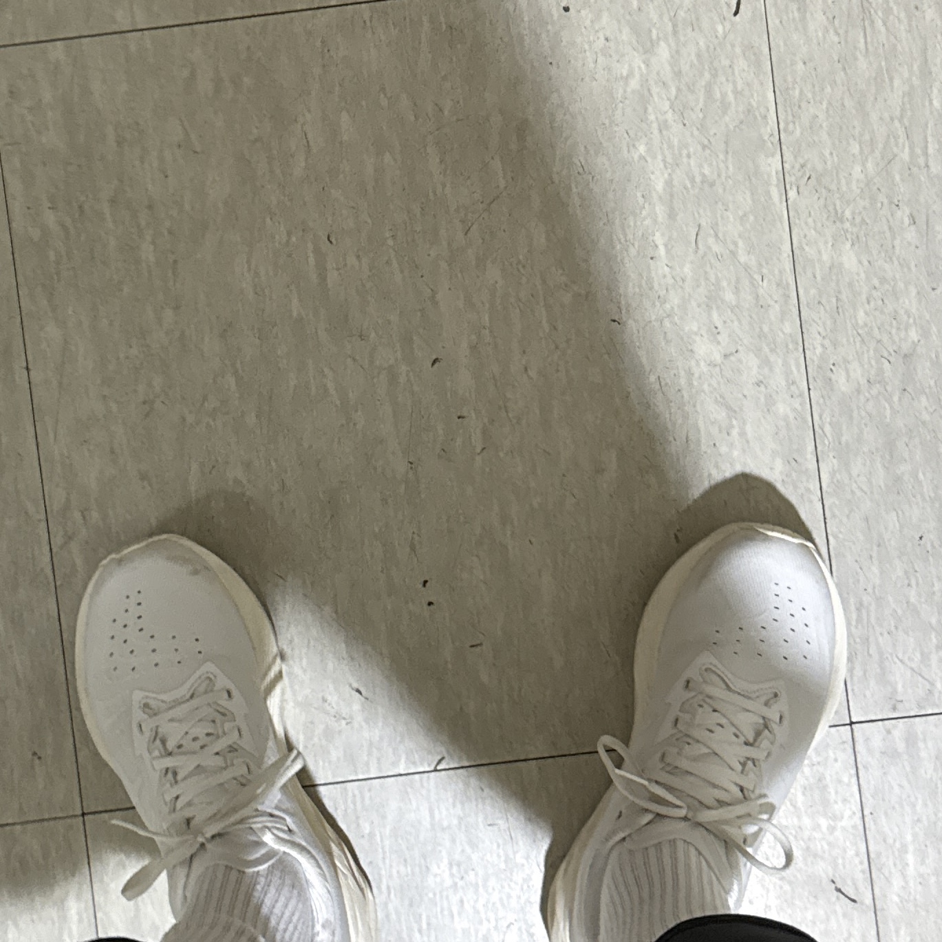 Asics Novablast 4 White 착용 스타일