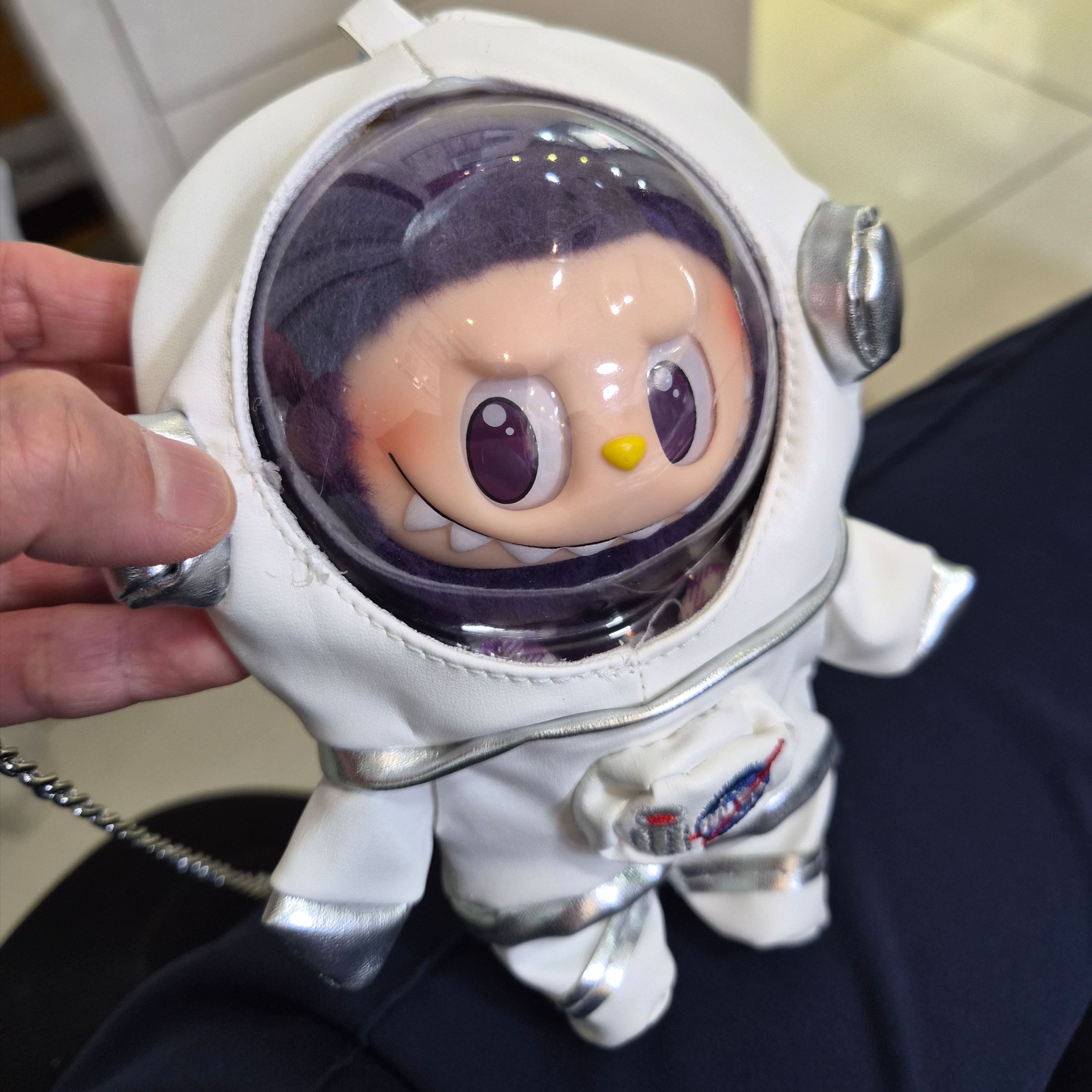 Pop Mart Labubu x Pronounce Lucky Fairy Toy Keyring 착용 스타일 - 3