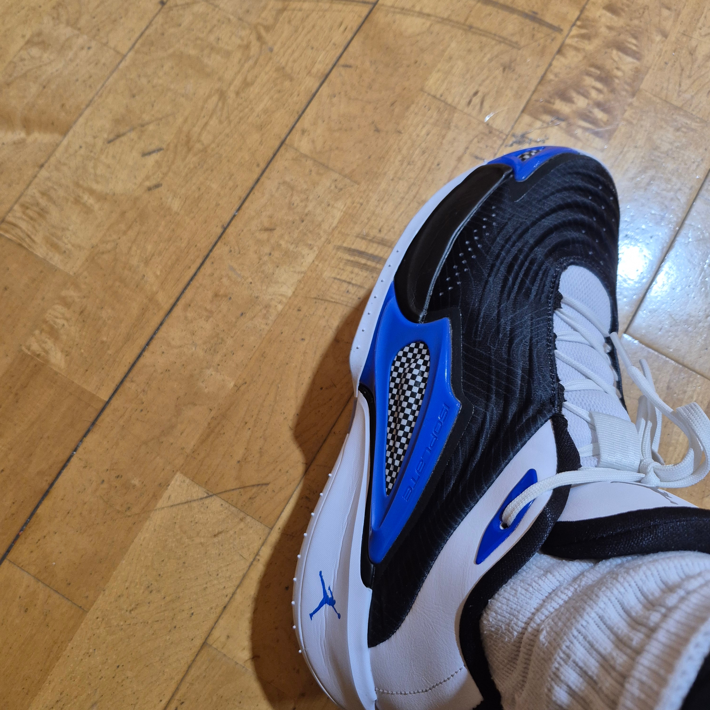 Jordan Luka 3 PF Black Anthracite 착용 스타일 - 1