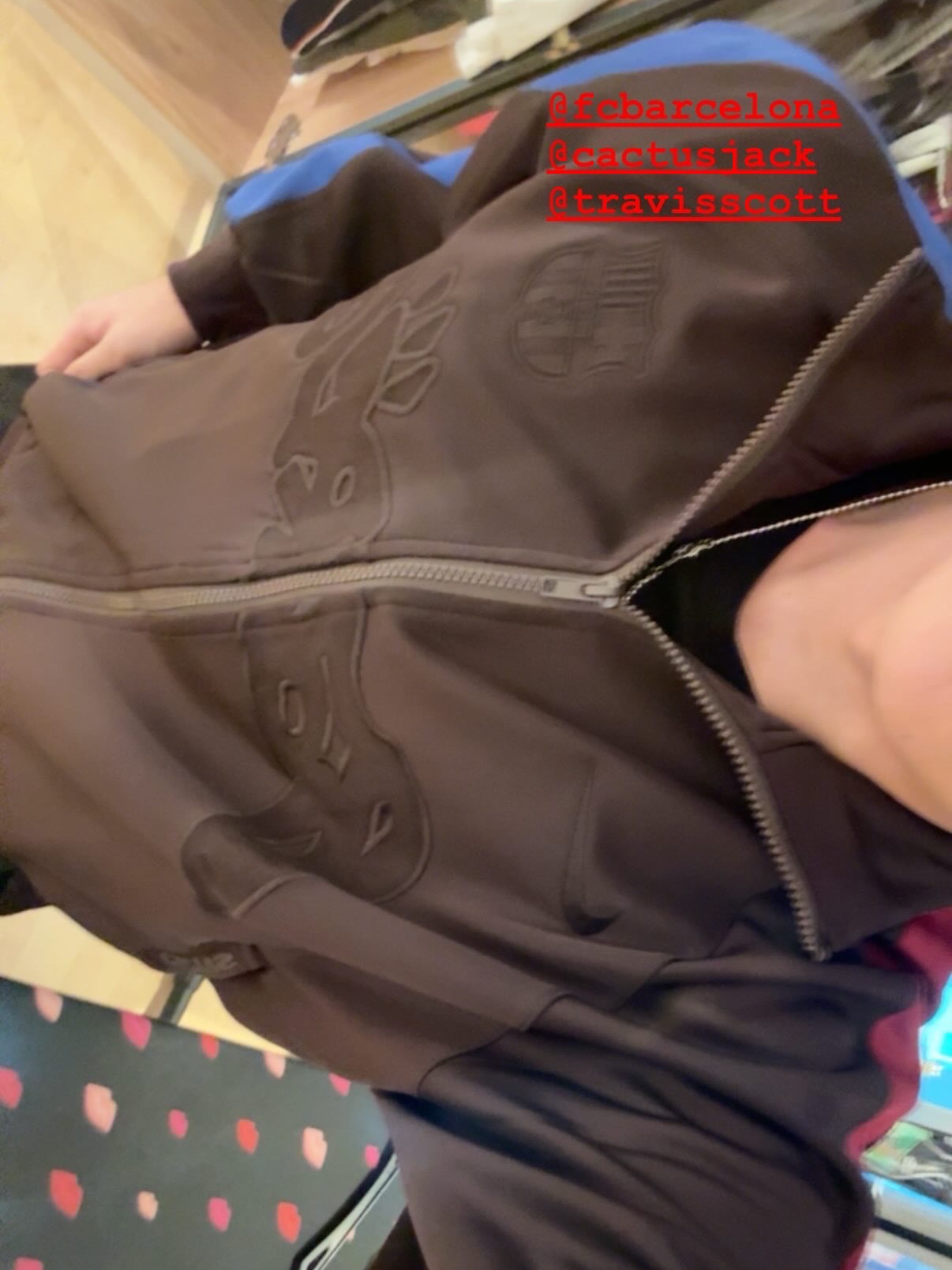 Nike FC Barcelona x Travis Scott Retro Zip Anthem Jacket Black 착용 스타일