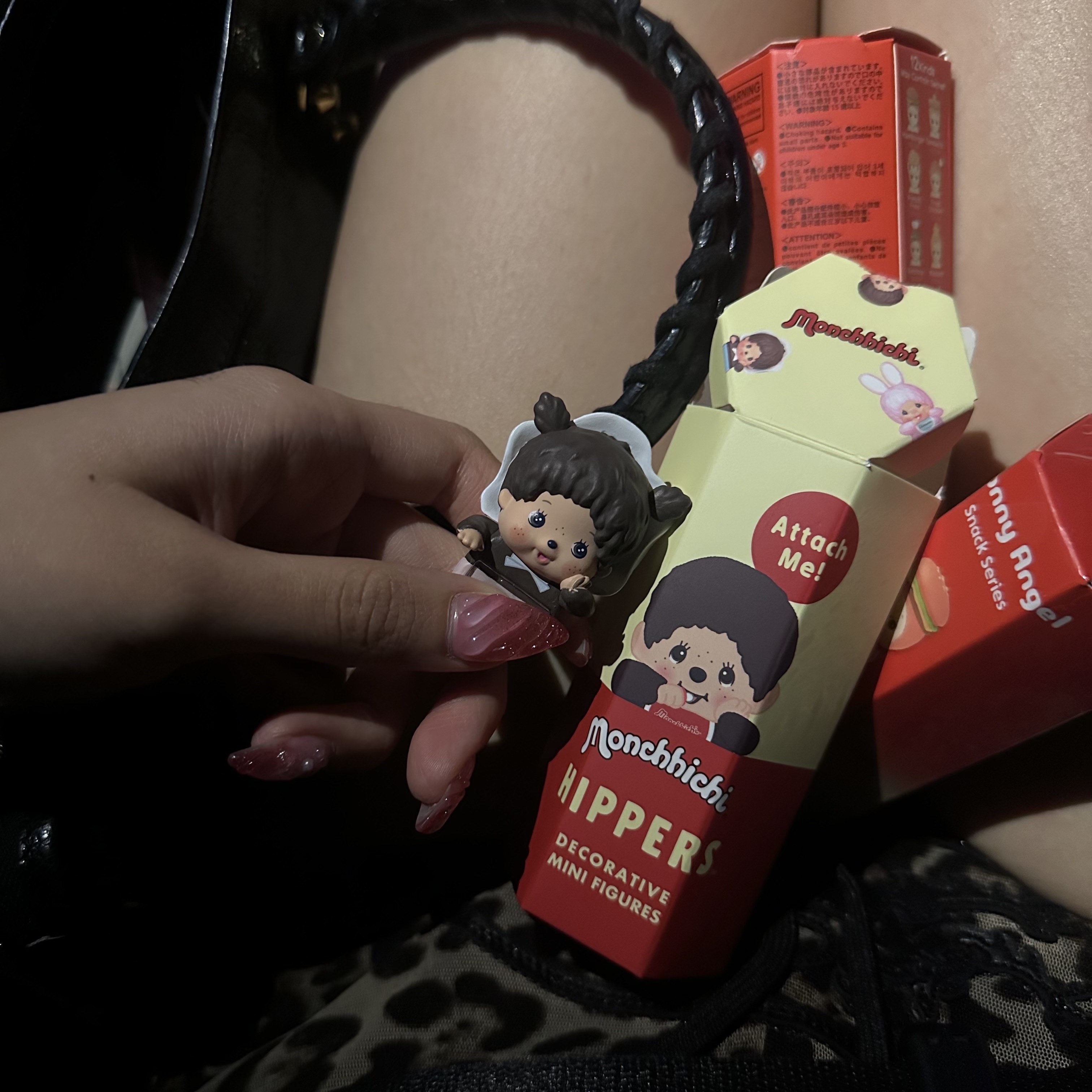 Sonny Angel x Monchhichi Hippers Sealed Case (1 Blind Boxes), Sonny Angel x Monchhichi Hippers Sealed Case (12 Blind Boxes) 착용 스타일
