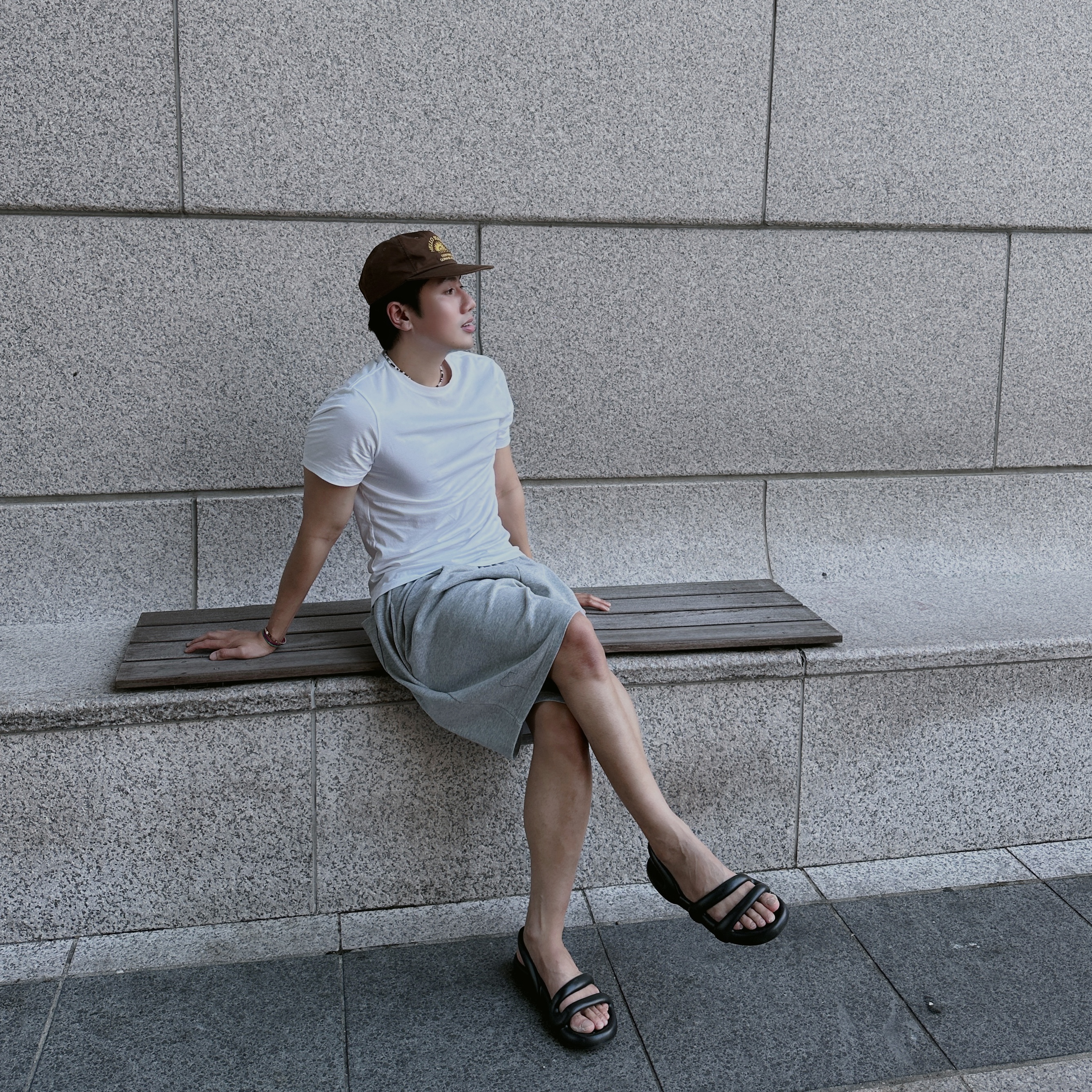 Camper Women Kobarah Flat Sandal Black 착용 스타일