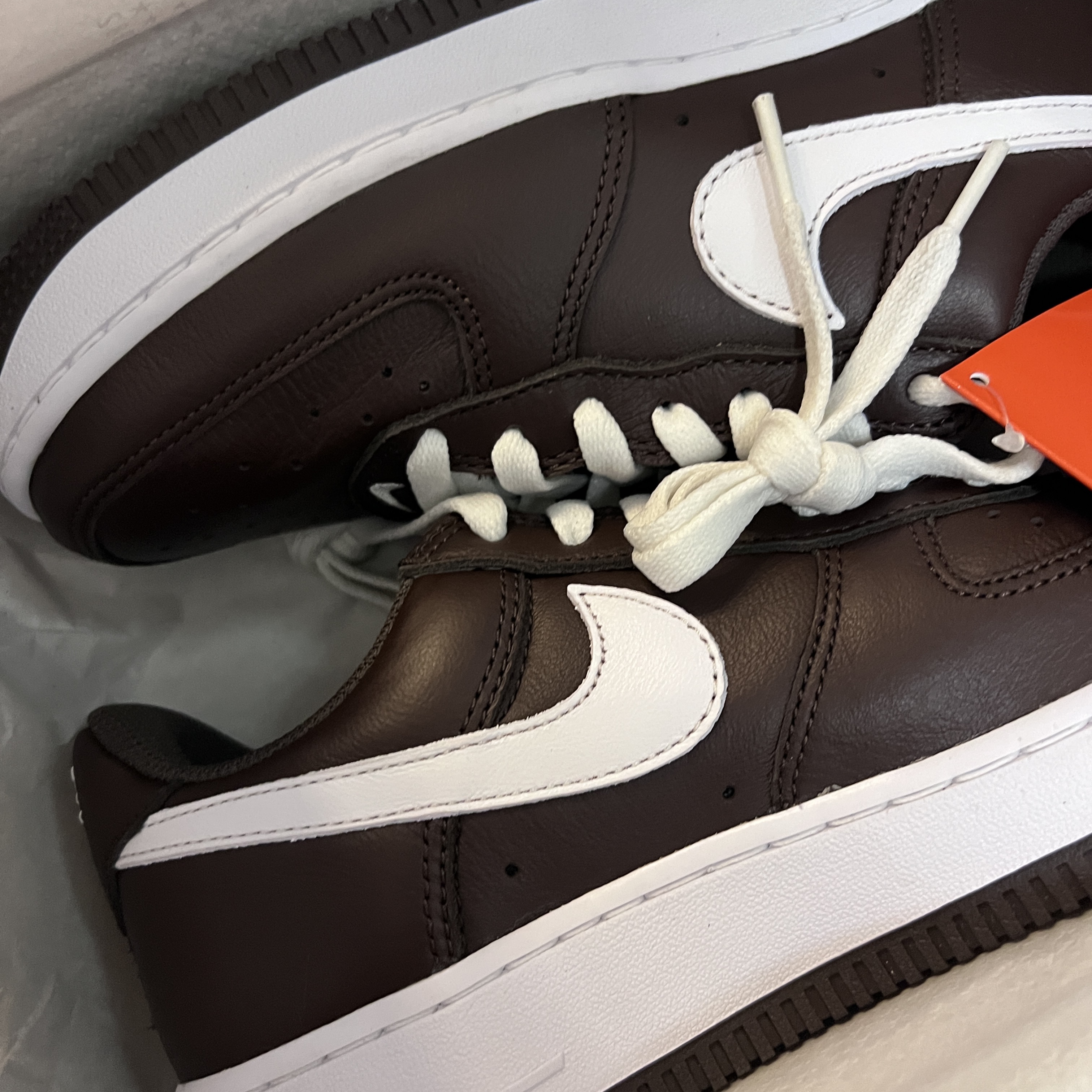 Nike Air Force 1 Low Retro Chocolate 착용 스타일