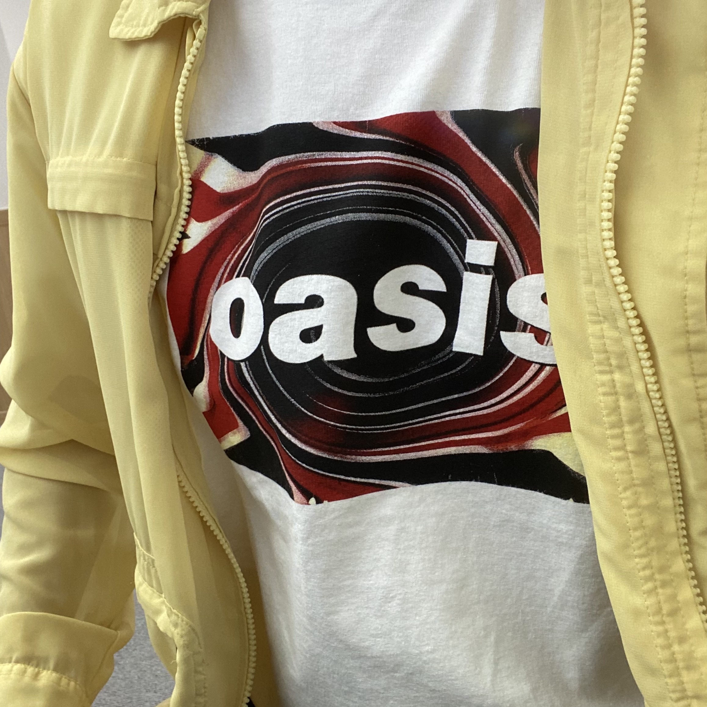 Levi's x Oasis Union Jack T-Shirt White 착용 스타일