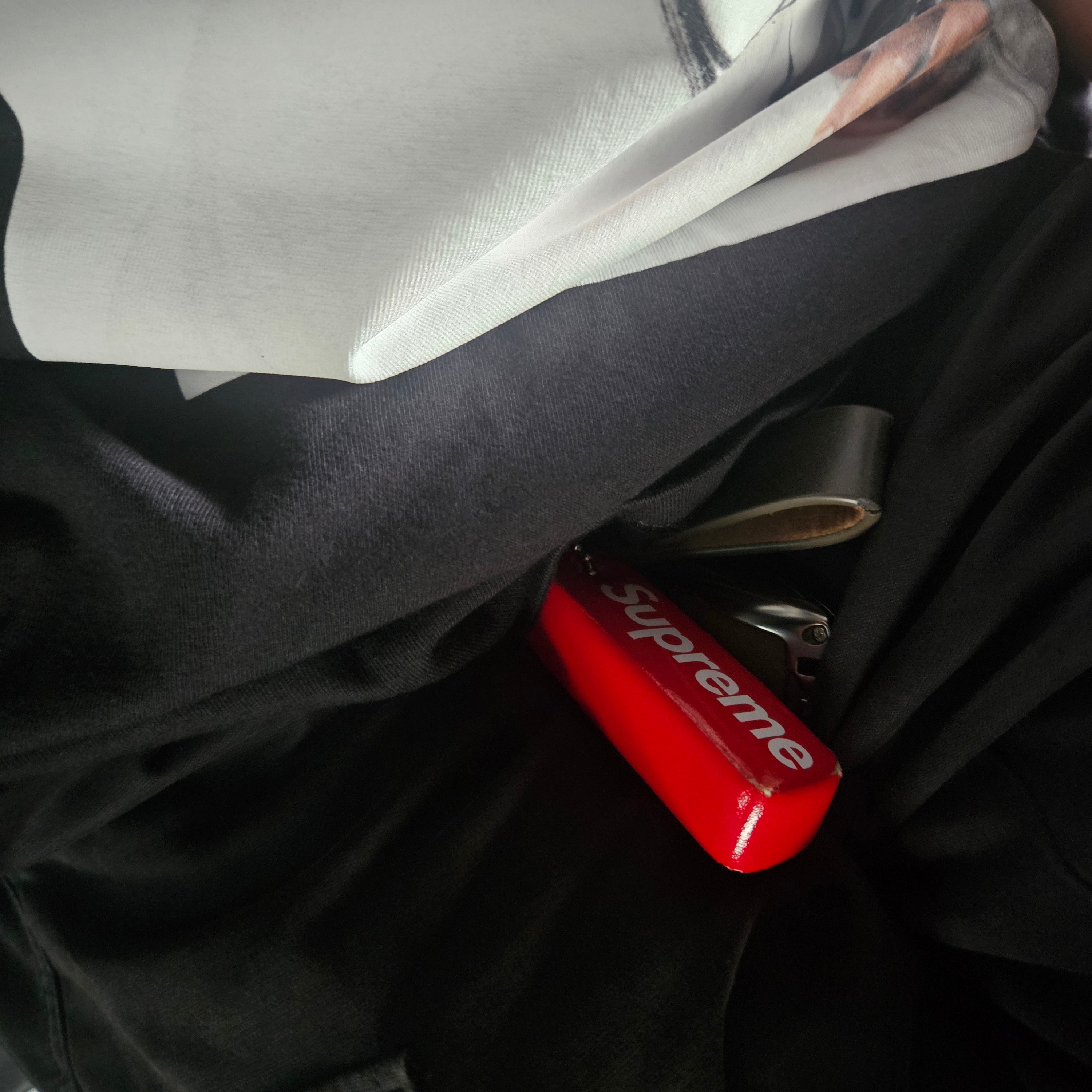 Supreme Floating Keychain Red - 23FW 착용 스타일