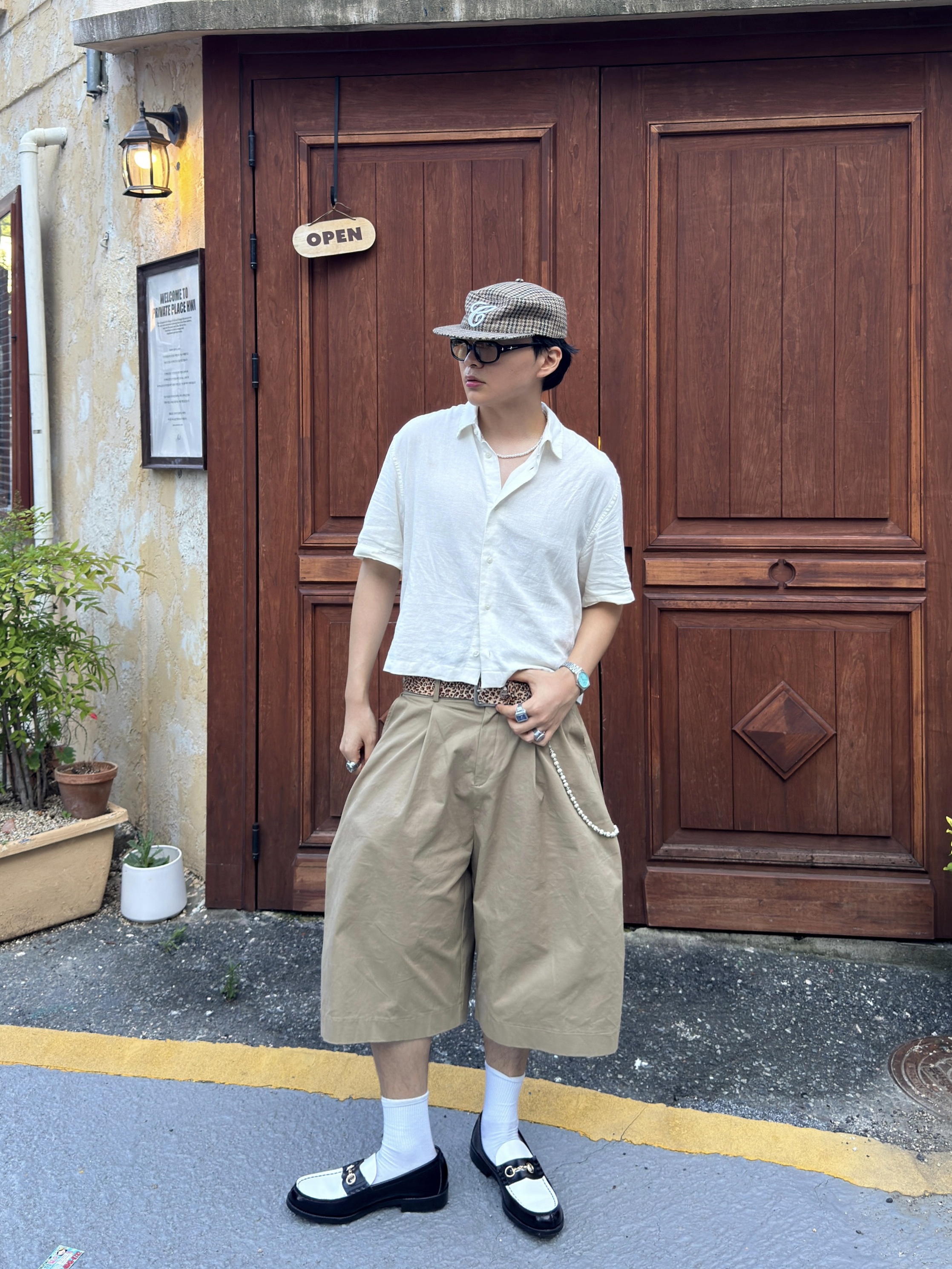 Haruta HS-906 Penny Loafer Black & White, Gentle Monster Noizer 01(OL) Black 착용 스타일 - 2